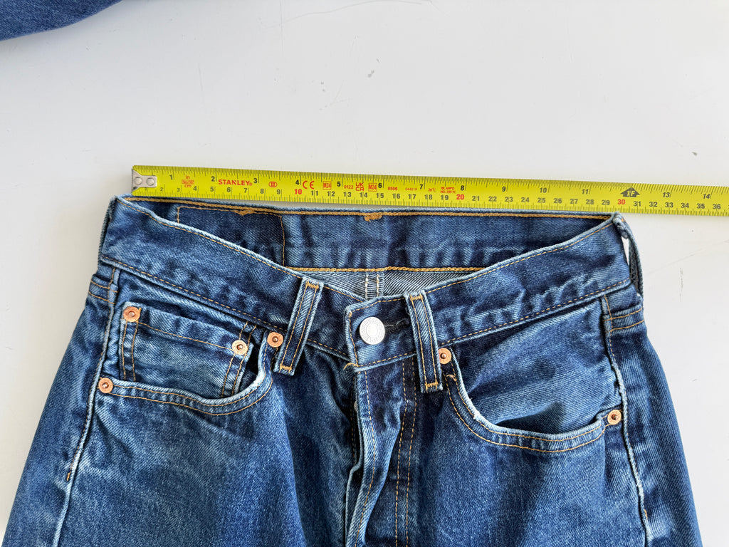 Soft W24 L30 vintage Levis 501s 23-24” measured dark indigo blue Y2K Levi’s 501s