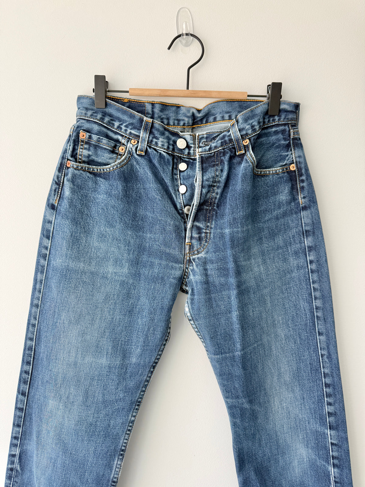 W28 L30 vintage Levis 501s 27/28” measured dark fade blue 501s Y2K