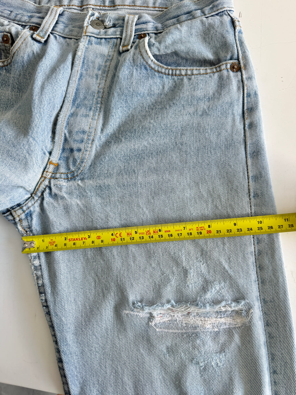 W26 L31 vintage Levis 501 25-26” measured light faded blue 70s/80’s levi’s 501s made in USA