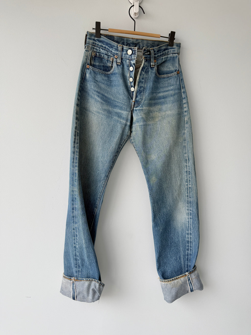 Selvedge W26 L34 vintage Levis 501 25/26” measured medium blue faded 80s USA Levi’s 501s