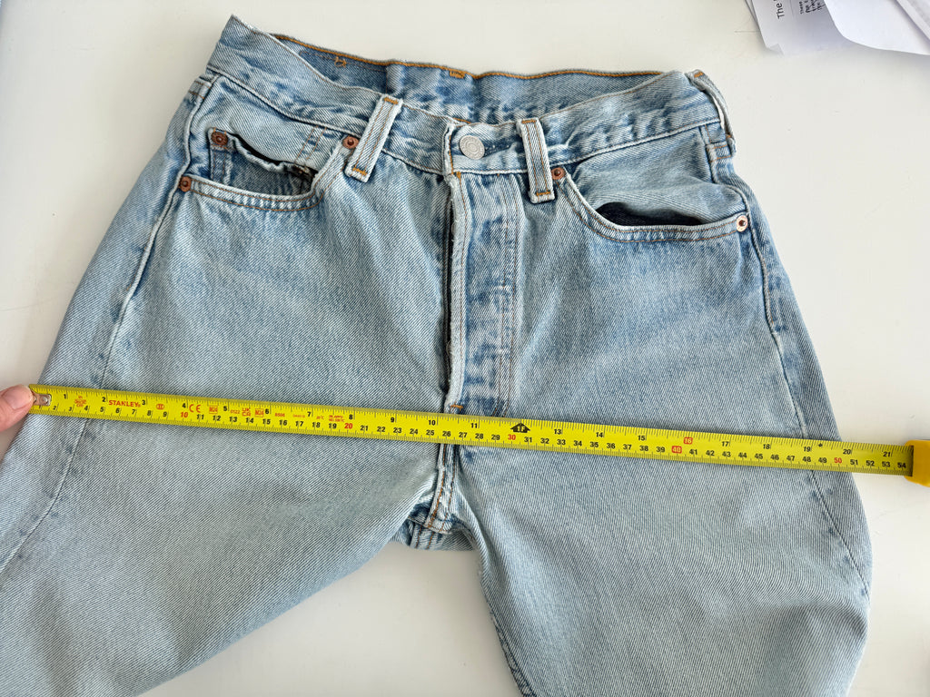 Soft W25 L29 vintage Levis 501 24/25” measured waist light blue 501s made in 90s USA