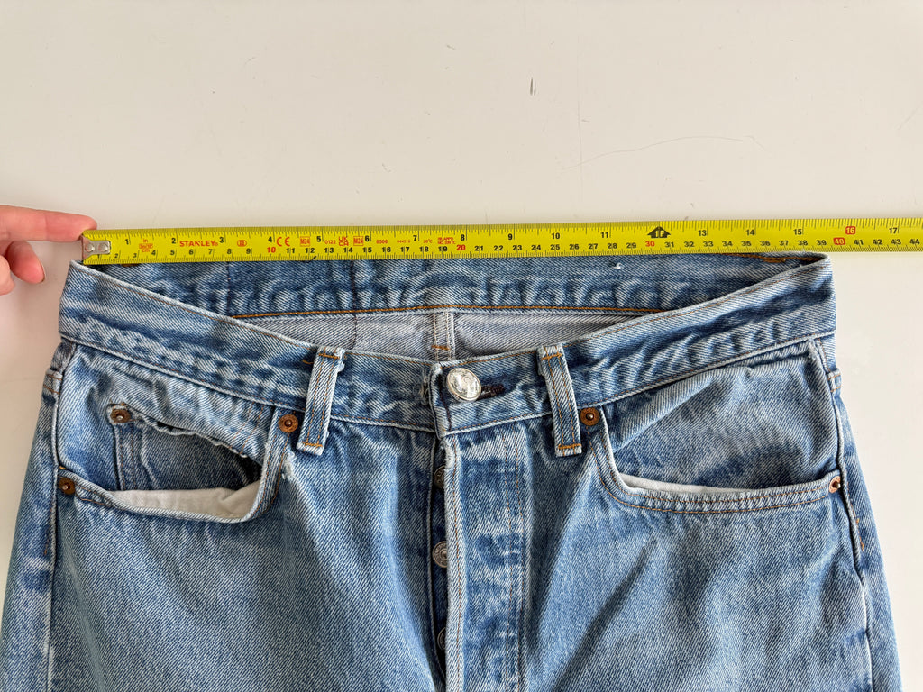 W31 L27 vintage Levis 501s 30/31” measured medium faded blue faded  80s 501s USA