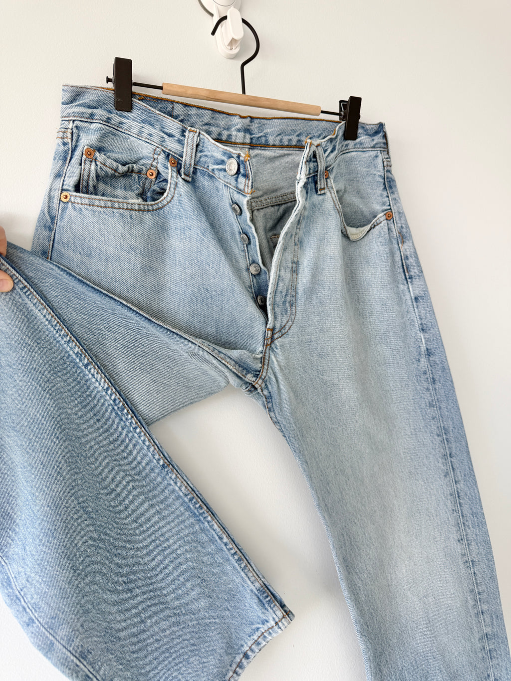 W29 L35 vintage Levis 501 28-29” measured light blue faded 90s denim Levi’s 501s