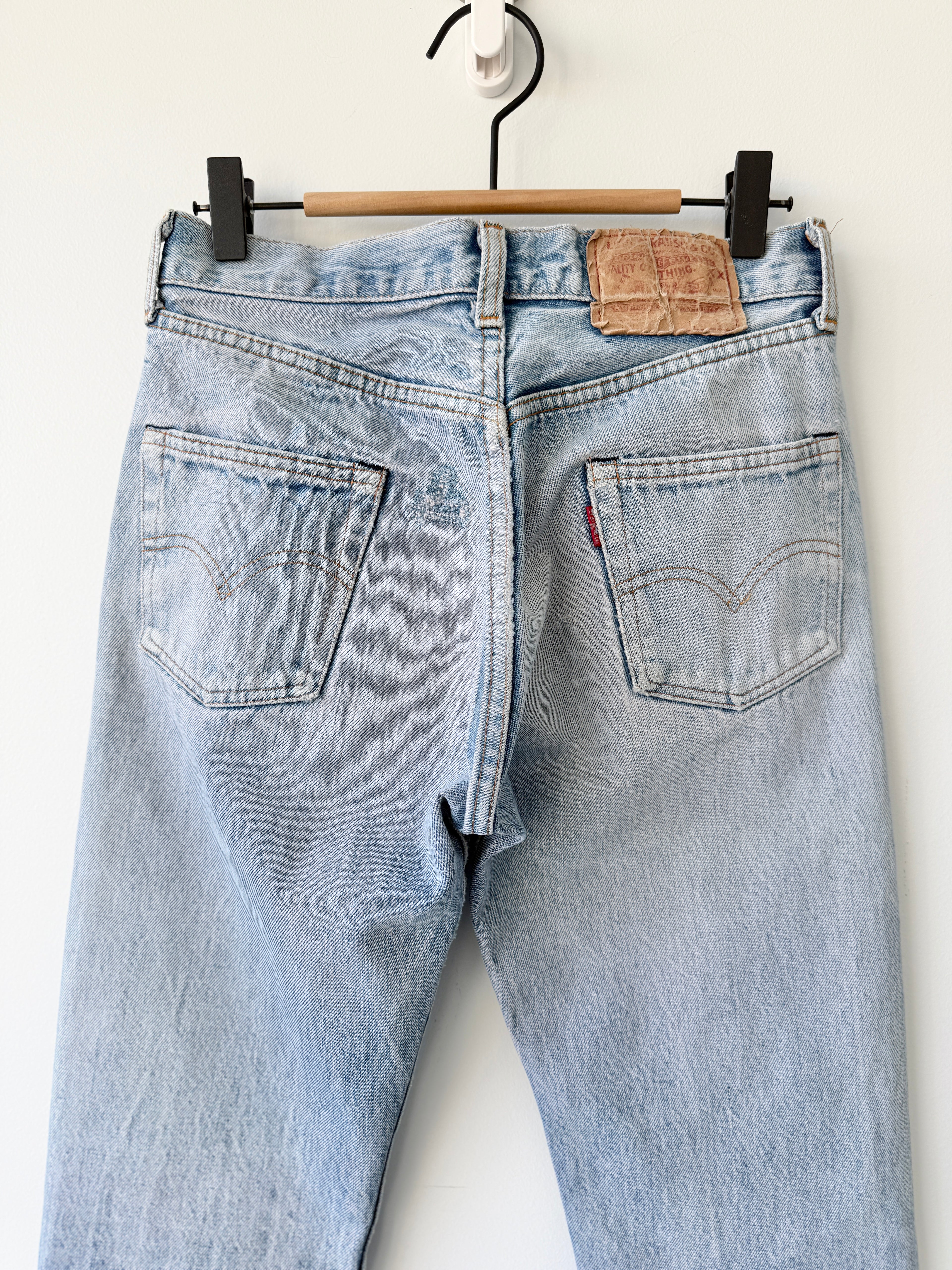 W26 L29 vintage Levis 501 25-26” measured light faded blue 80’s levi’s 501s