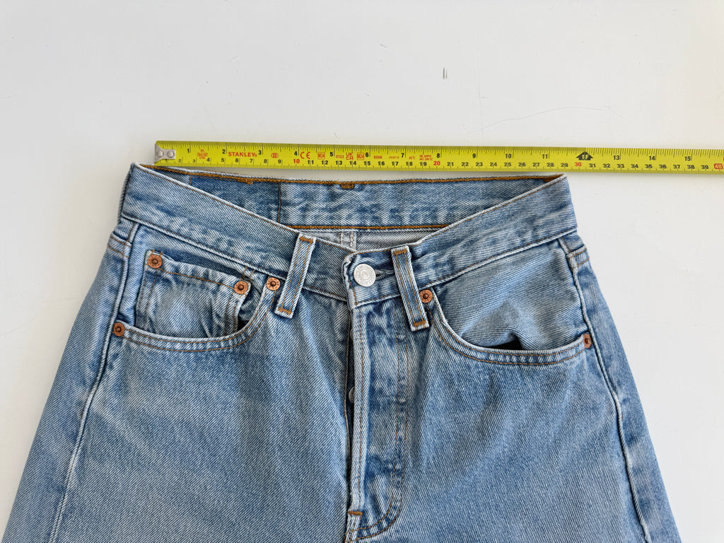 W24 L27 vintage Levis 501s 22/24” measured light blue 501s 90s