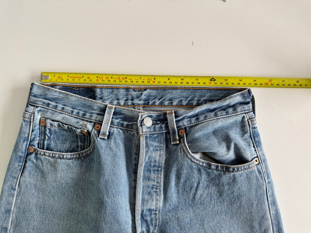 W29 L34 vintage Levis 501s 28/29” measured medium blue faded 90s 501s USA