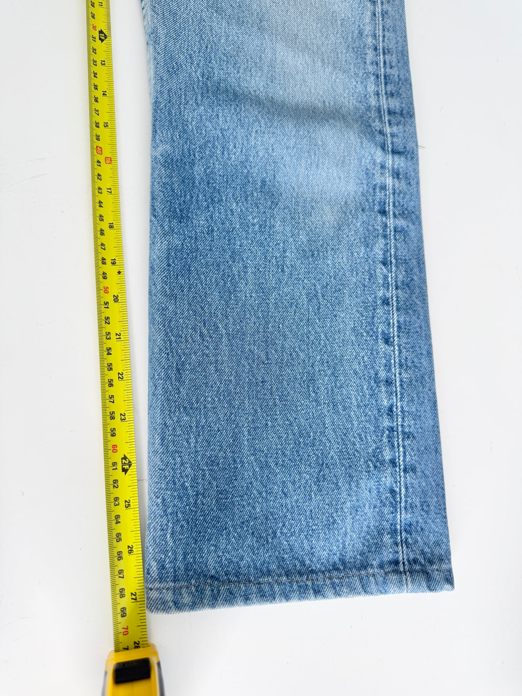 W29 L27 vintage Levis 501s 28/29” medium blue whiskers fade denim Levi’s 501s 90s USA