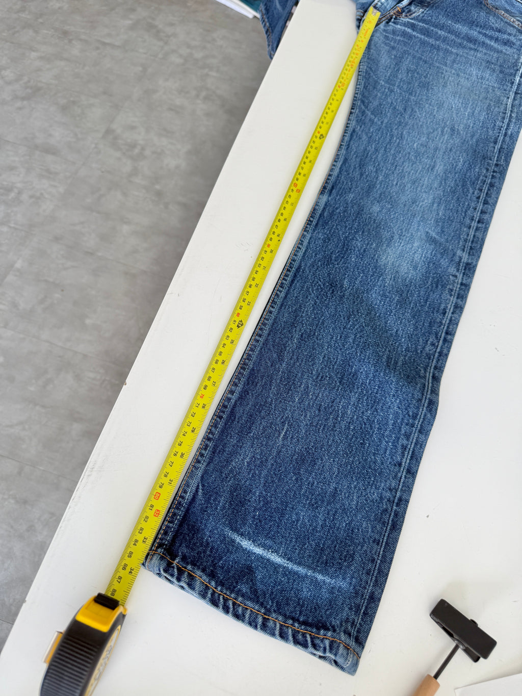 W27 L33 vintage Levis 501 26-27” dark f blue 90s Levi’s 501s USA