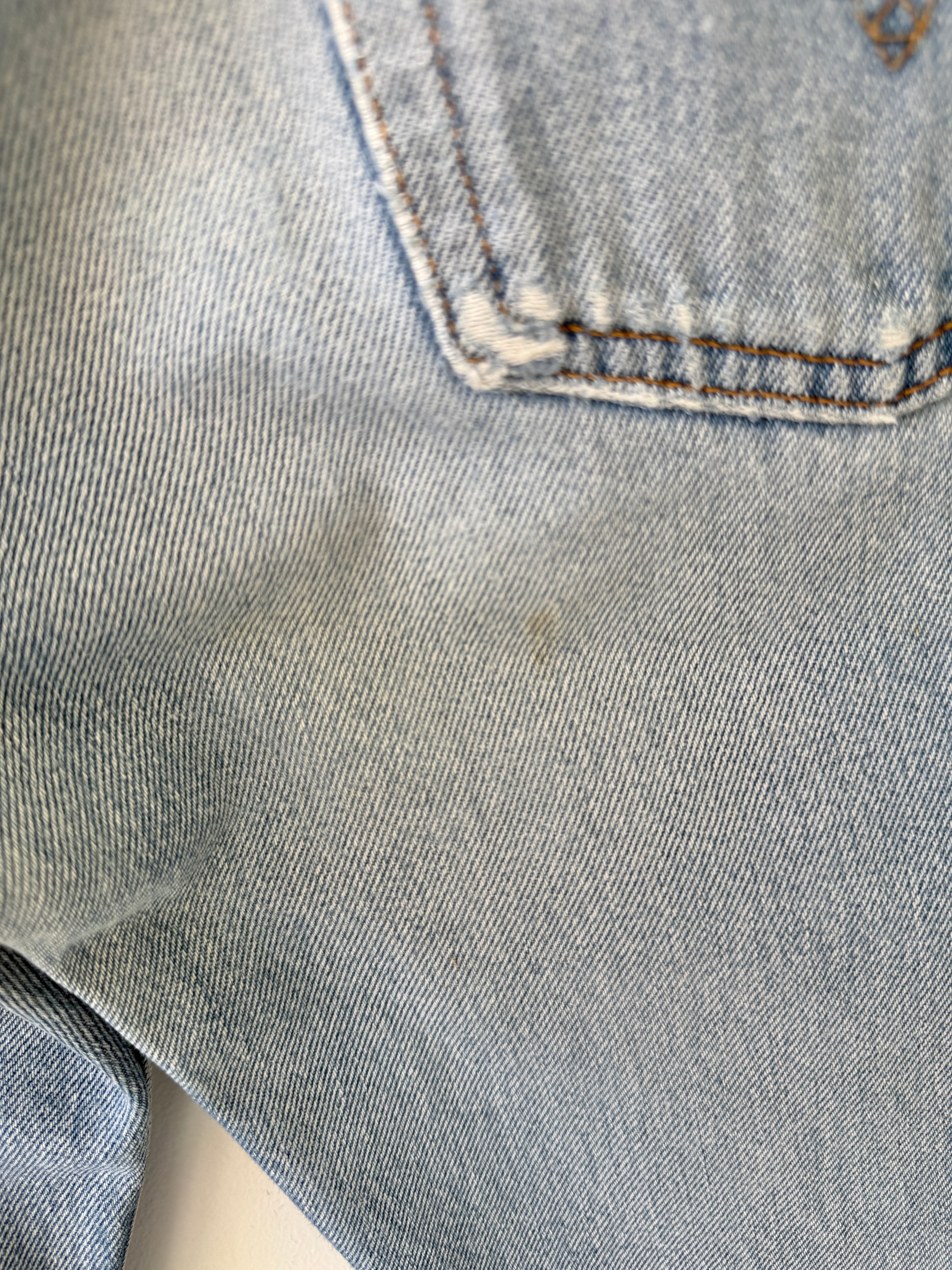 W27 L32 vintage Levis 501 26-27” measured medium faded blue 90’s levi’s 501s