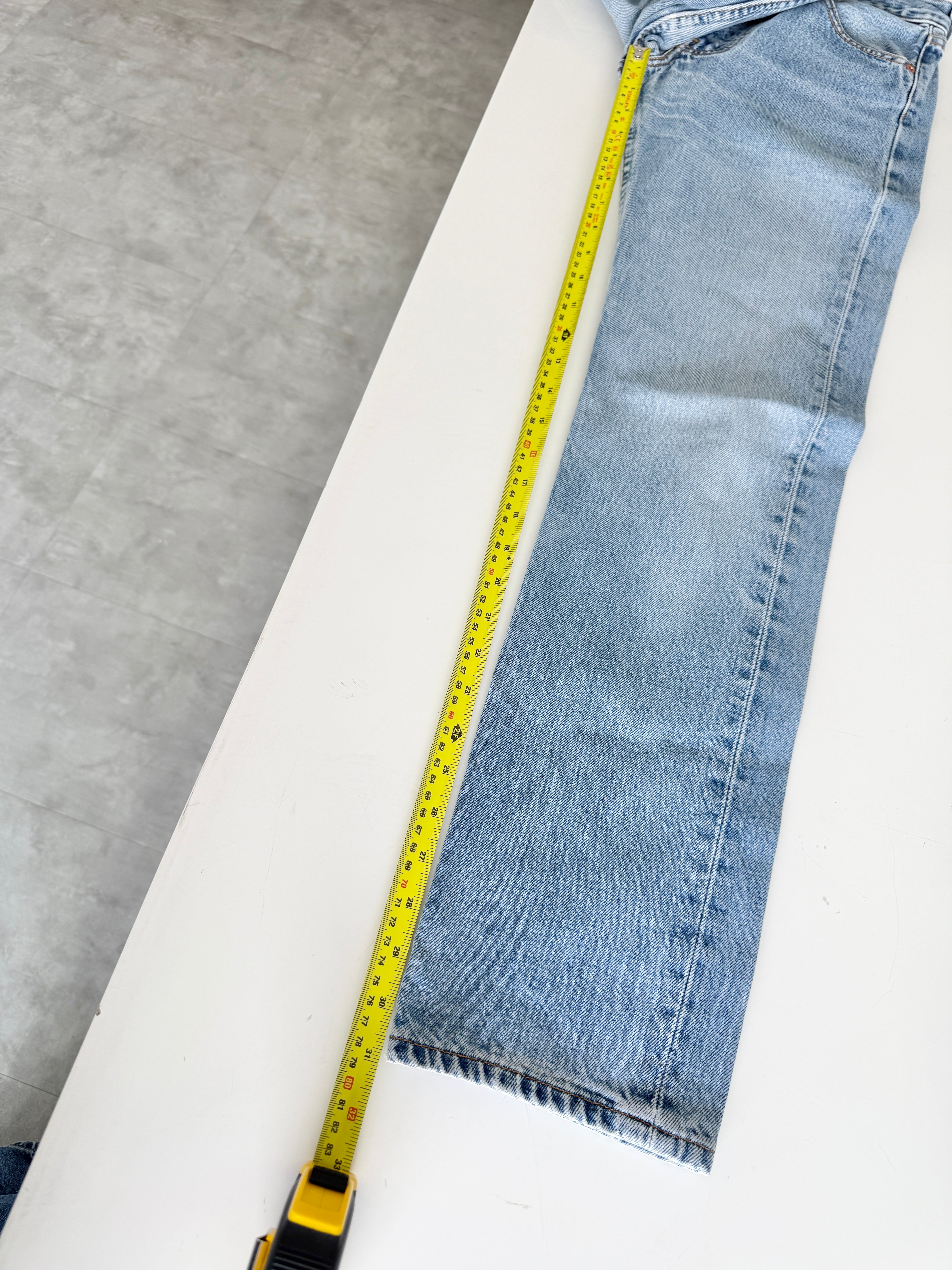 W24 L30 vintage Levis 501 23/24” measured medium faded blue denim Levi’s 501s
