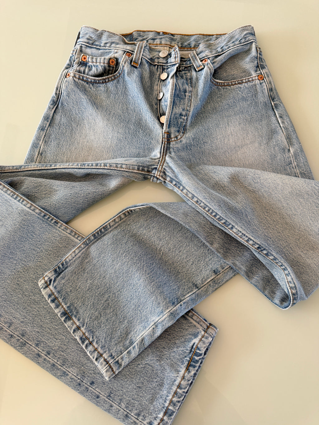 W26 L31 vintage Levis 501 24-26” measured medium blue 90s Levi’s 501s USA