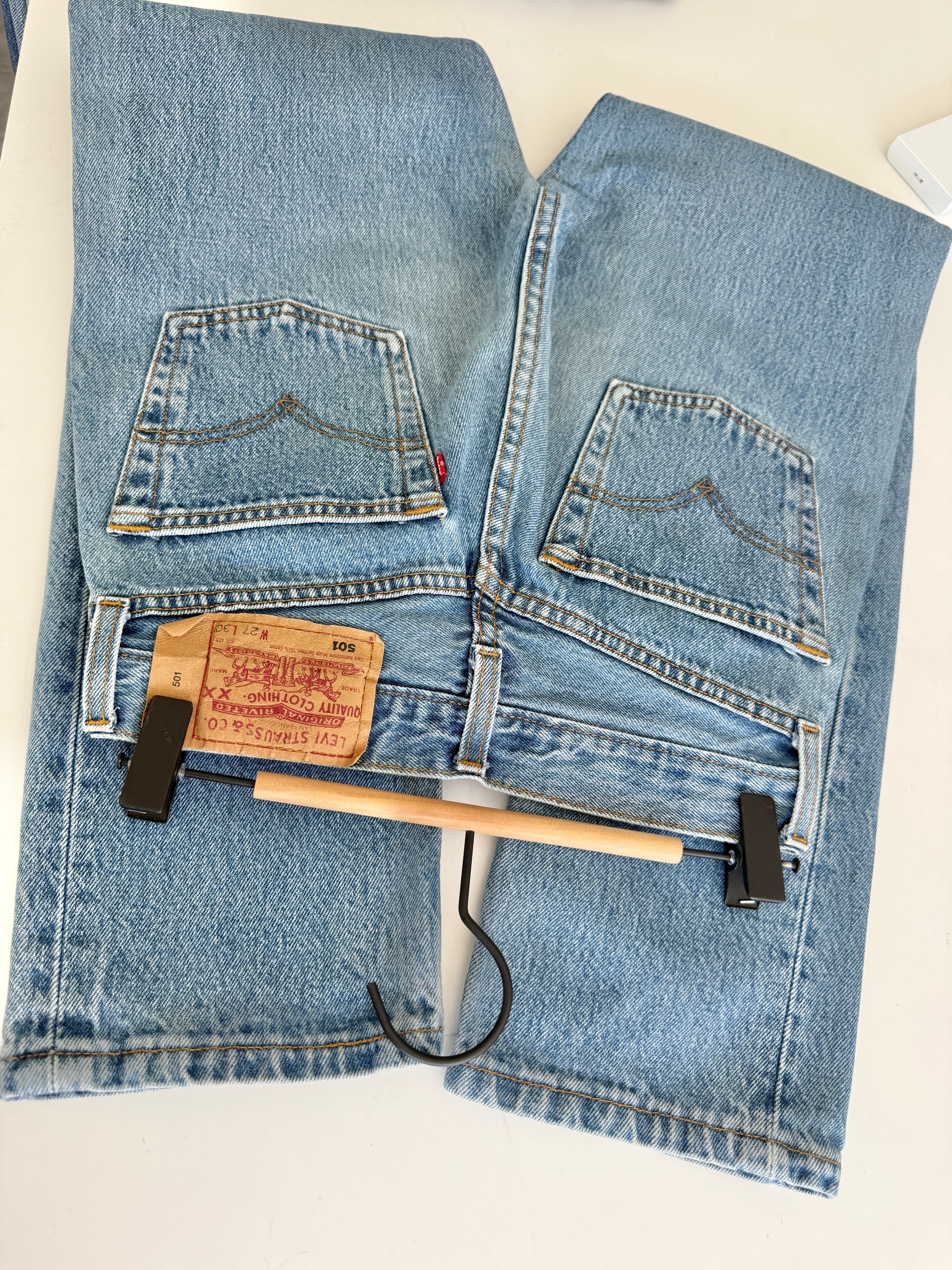W24 L30 vintage Levis 501 23/24” medium blue Levi’s 501s