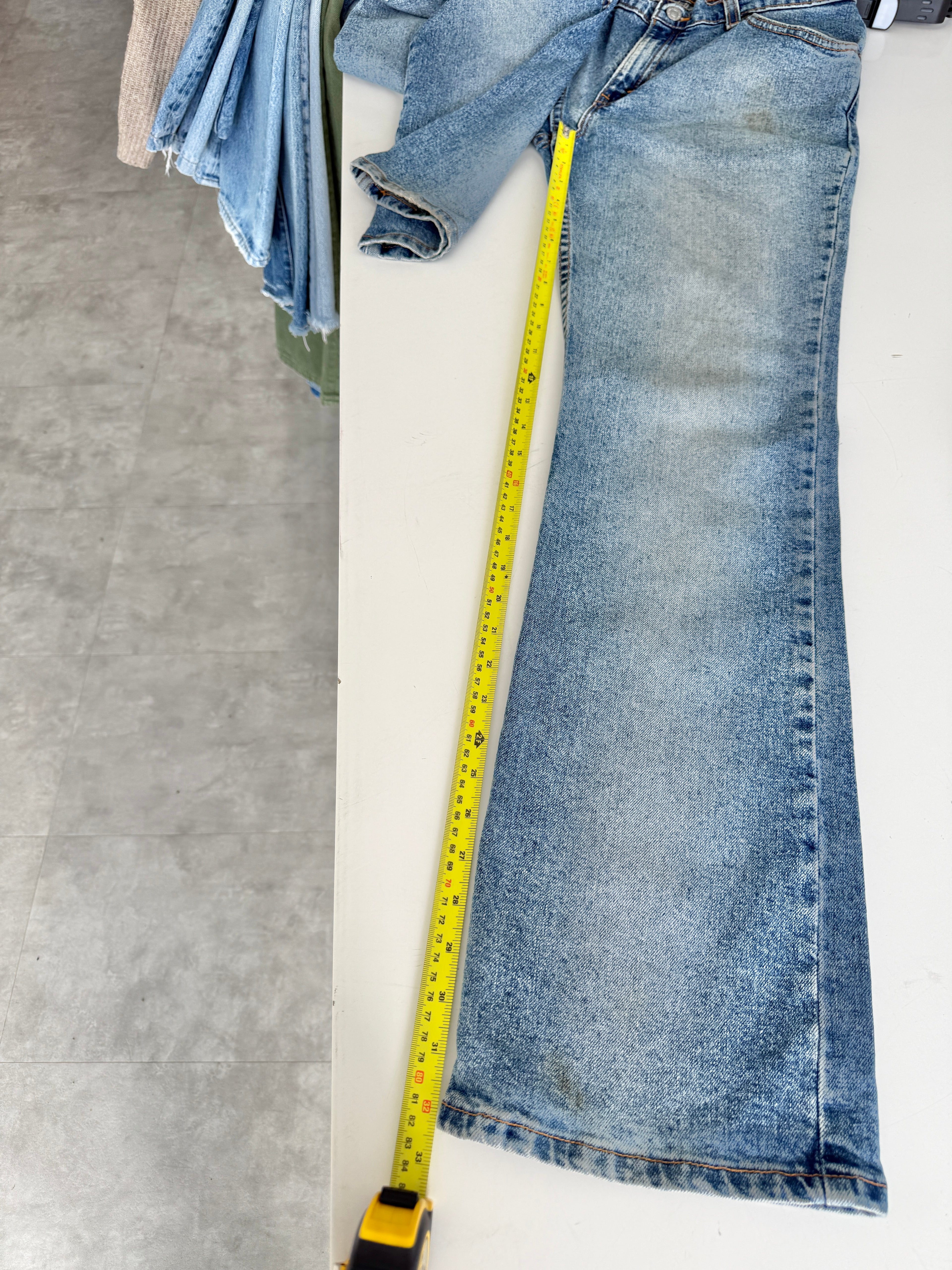 W27 L32 vintage Levis 517 27” measured medium blue faded denim Y2K 517 (not 100% cotton denim) 2% Lycra