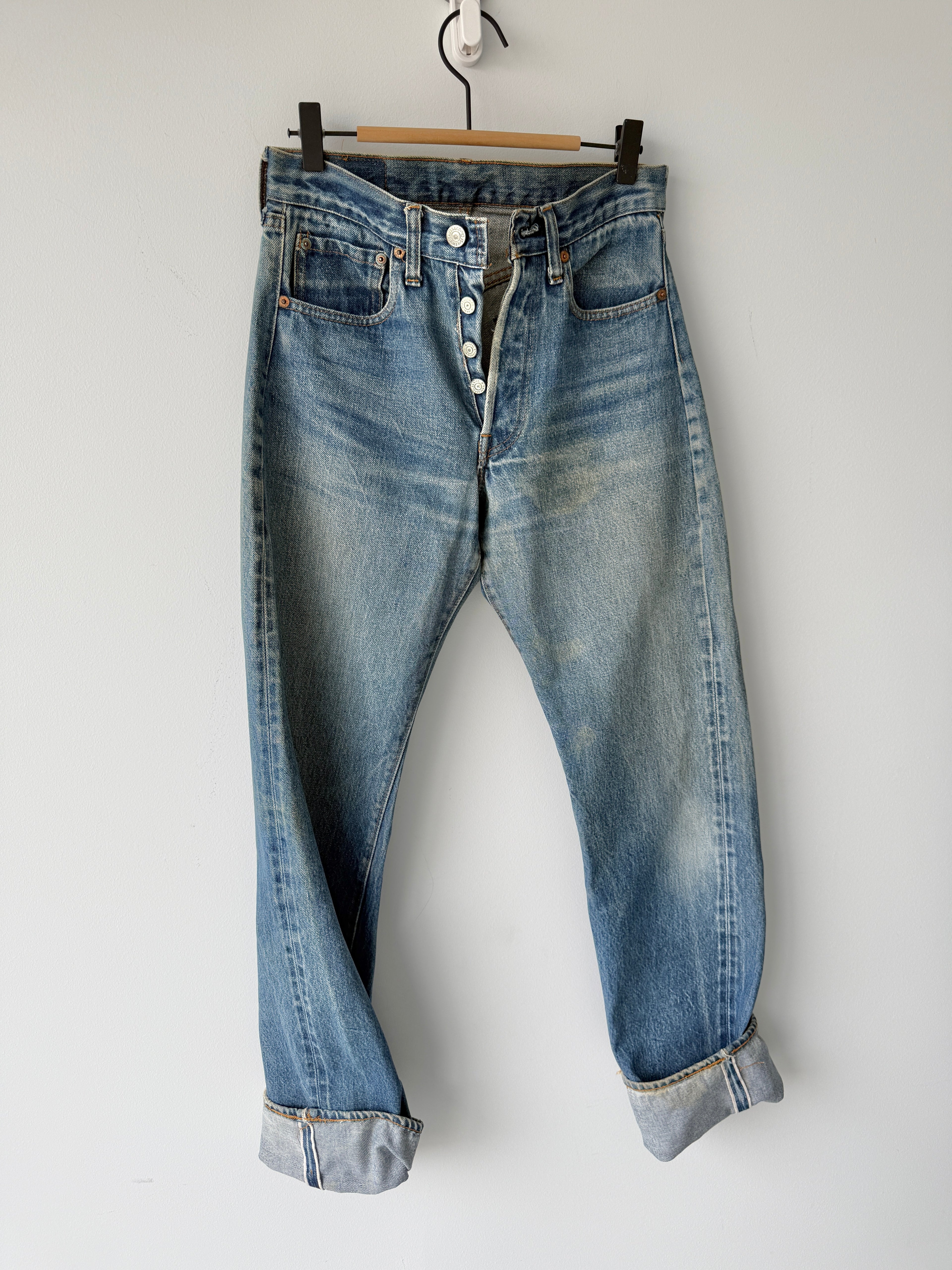 Selvedge W26 L34 vintage Levis 501 25/26” measured medium blue faded 80s USA Levi’s 501s