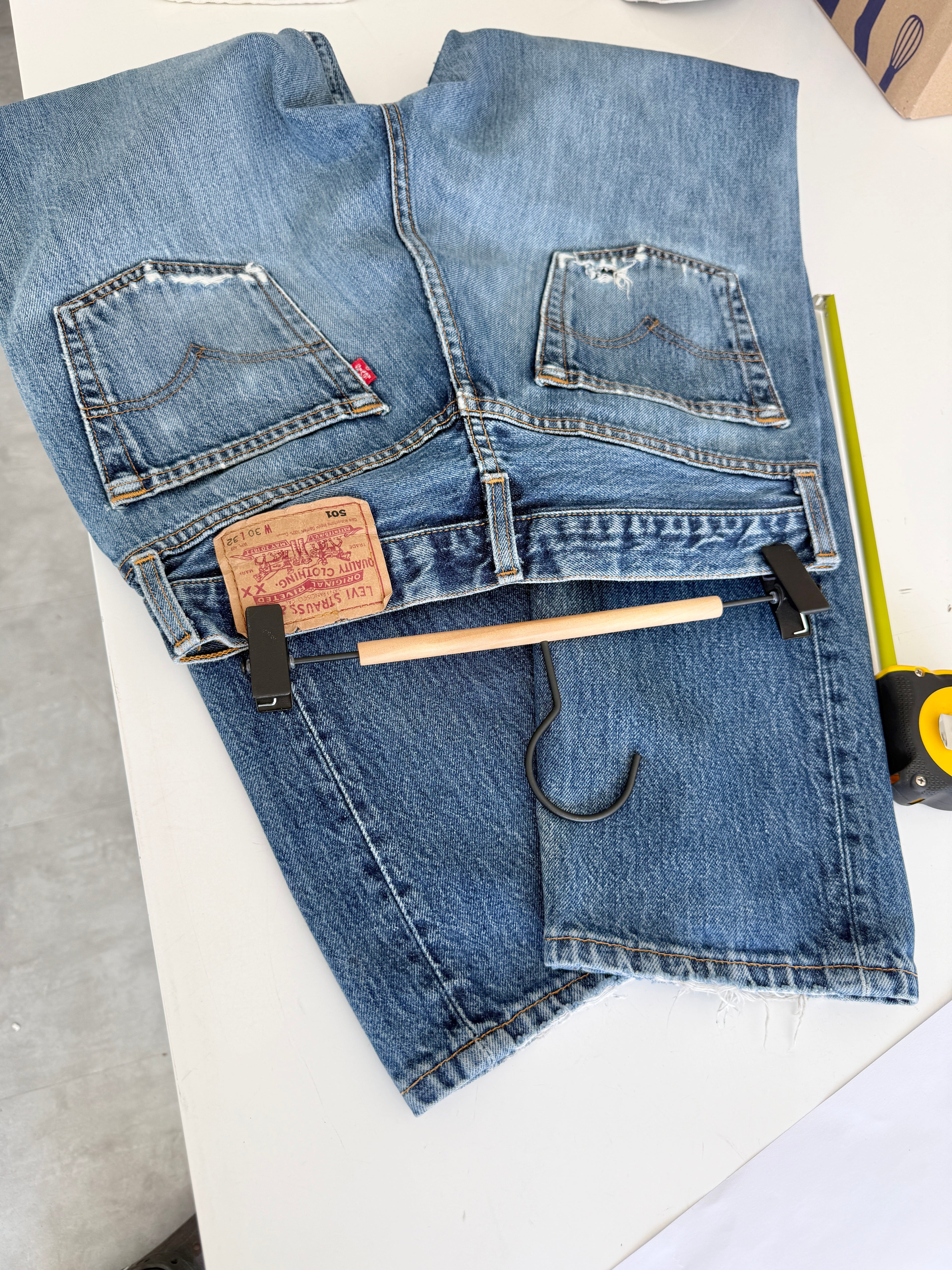 Soft W28 L31 vintage Levis 501 27/28” measured waist faded dark blue 501s 90s denim