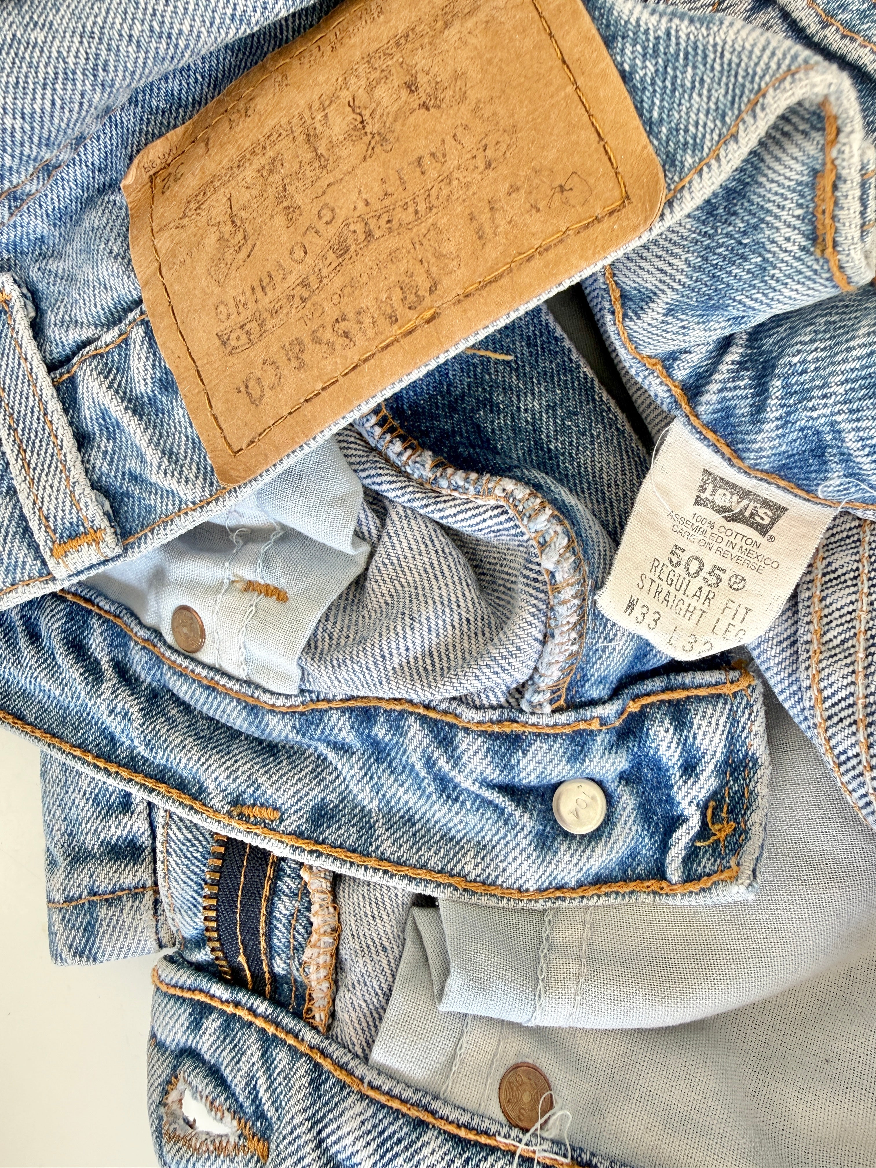 W31 L31 vintage Levis 505 30/32” measured waist medium blue faded  90s 505s