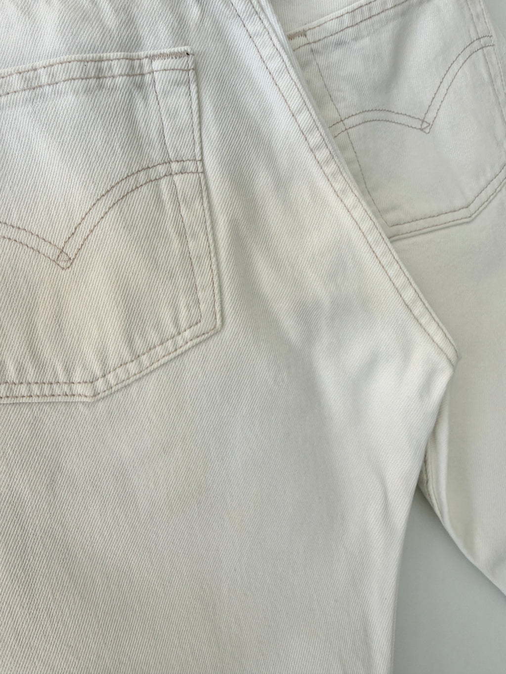W25 L31 vintage Levis 501 25” measured waist white Y2K 501s