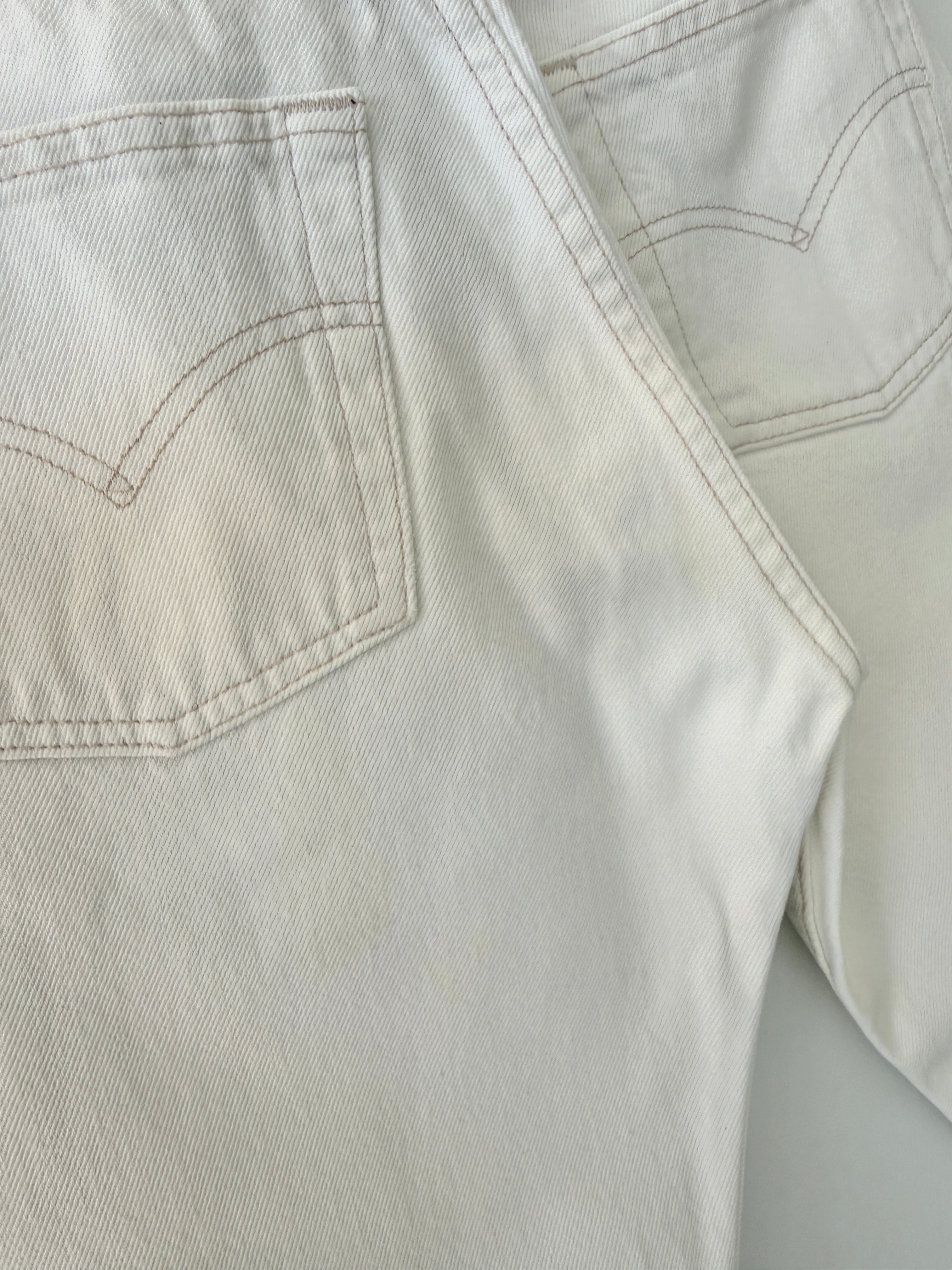 W25 L31 vintage Levis 501 25” measured waist white Y2K 501s