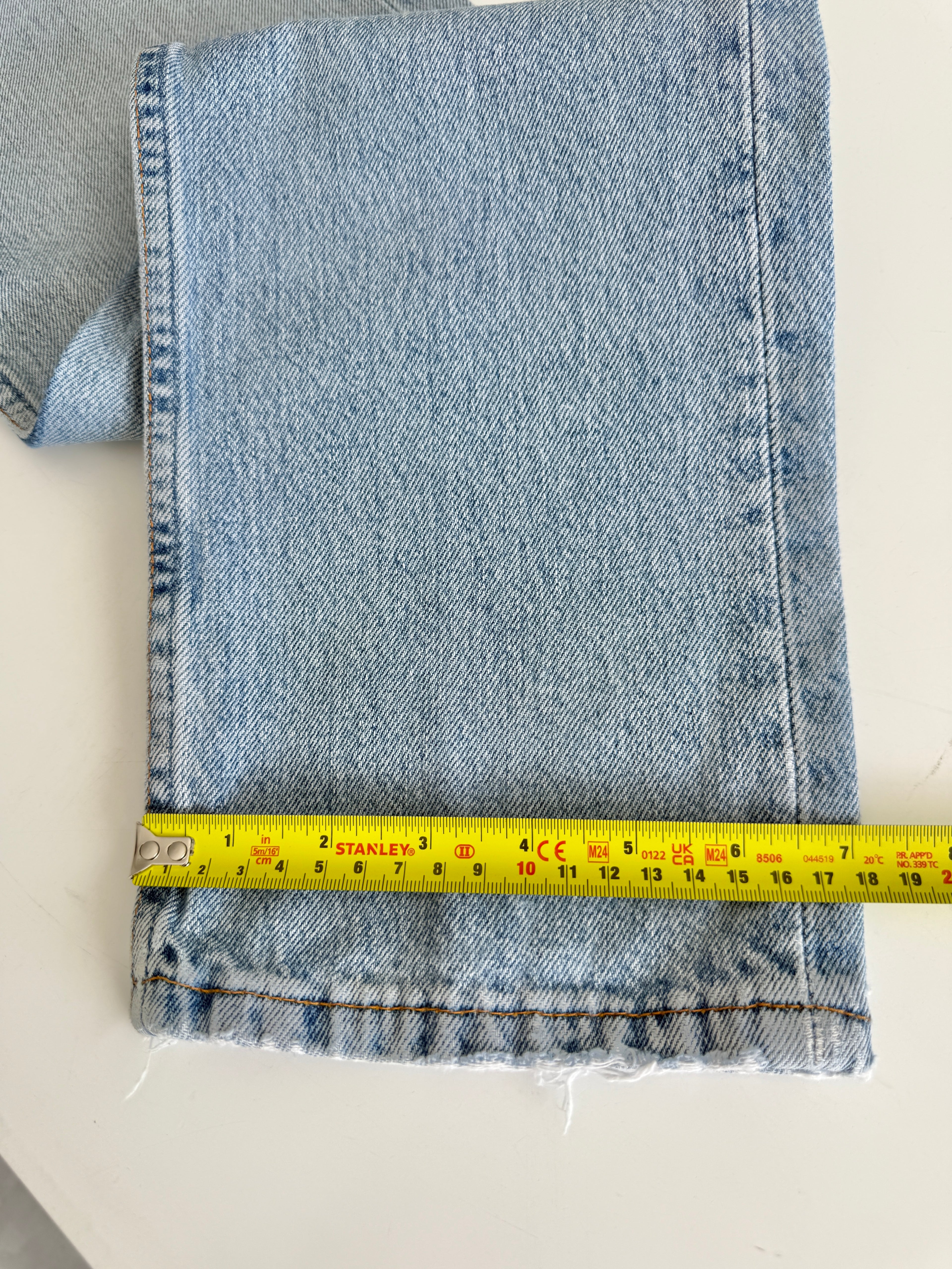 Soft W27 L31 vintage Levis 501 26/27” measured waist light blue 501s made in 90s USA