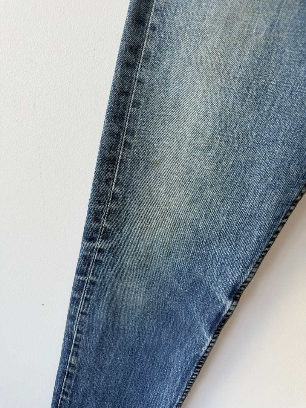 W26 L30 vintage Levis 501 dark blue 25/26” measured waist Y2K levis 501s