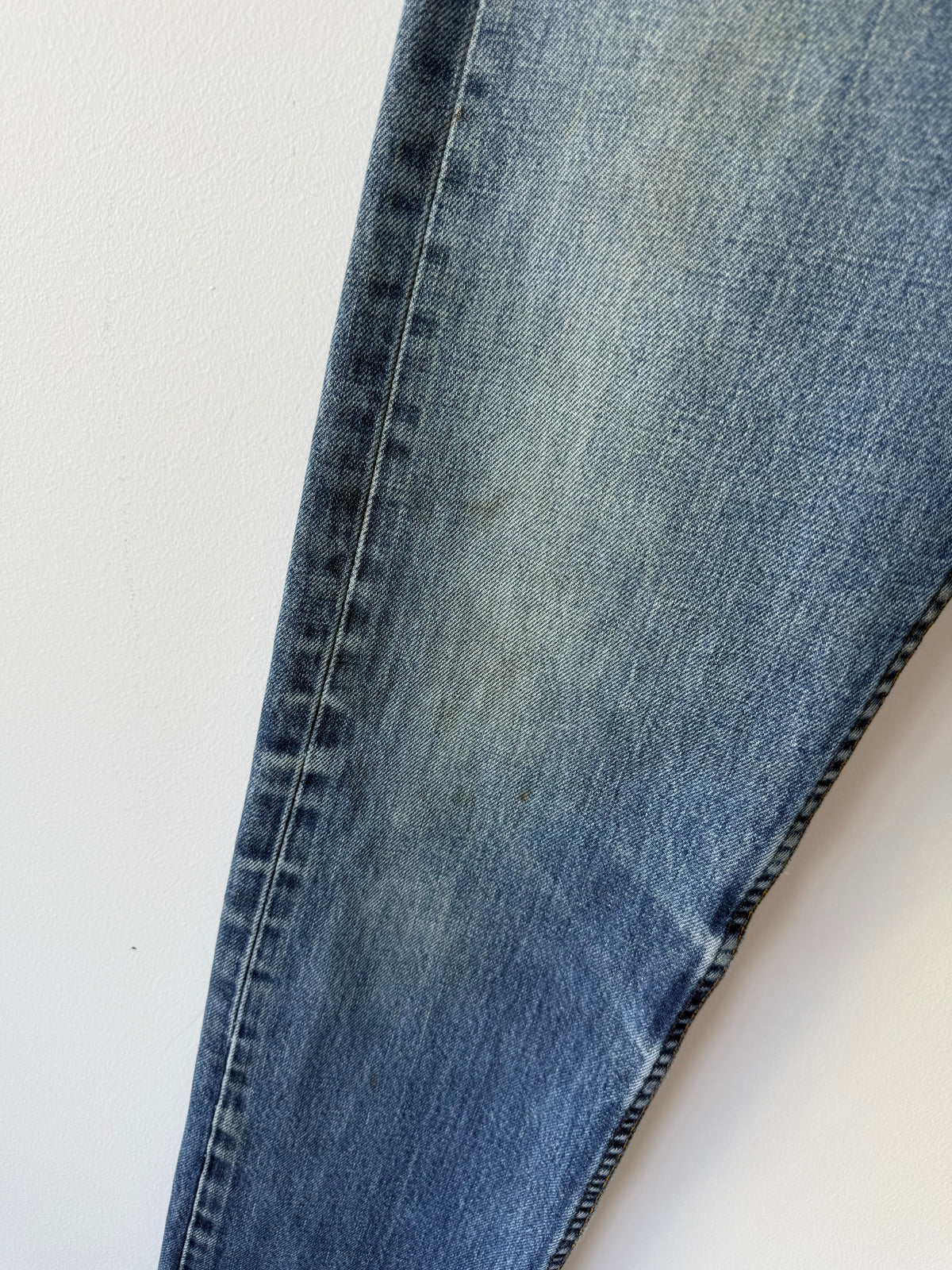 W26 L30 vintage Levis 501 dark blue 25/26” measured waist Y2K levis 501s