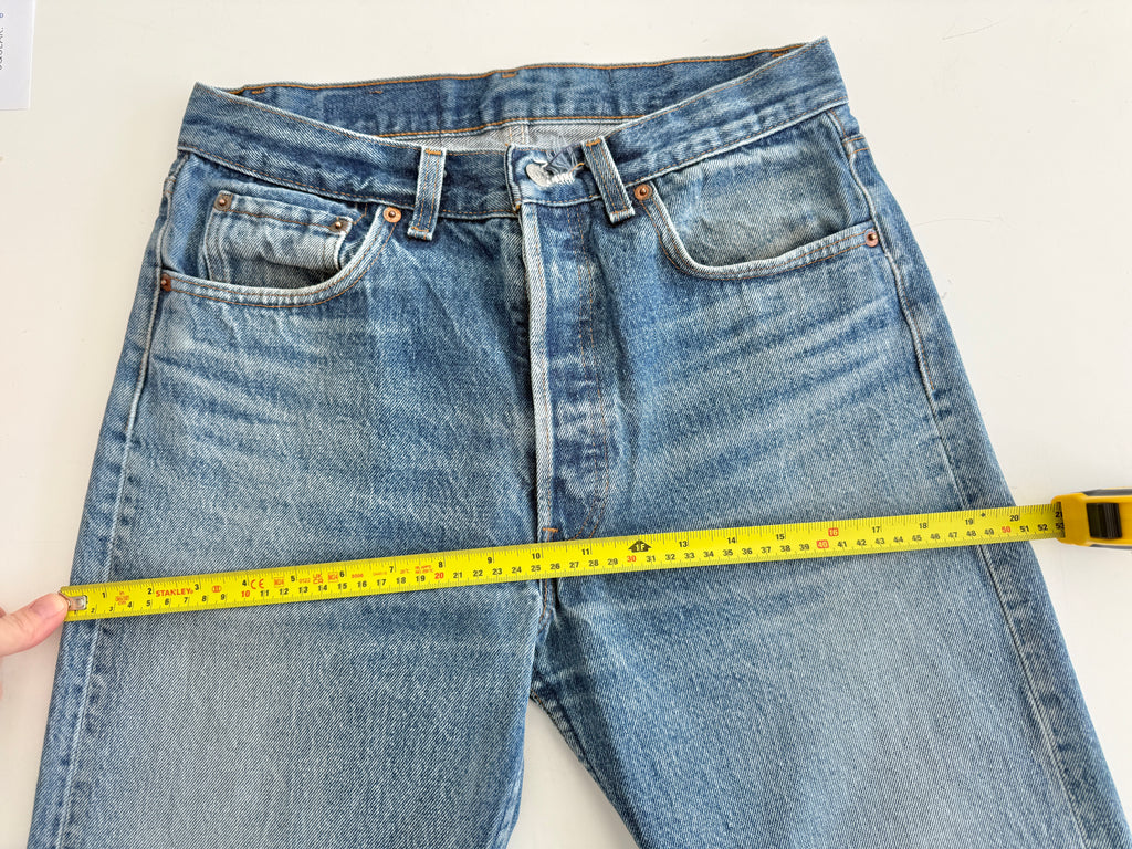 Soft W29 L30 vintage Levis 501s 28/29” measured dark fade whiskers blue denim Levi’s 501s 80s USA