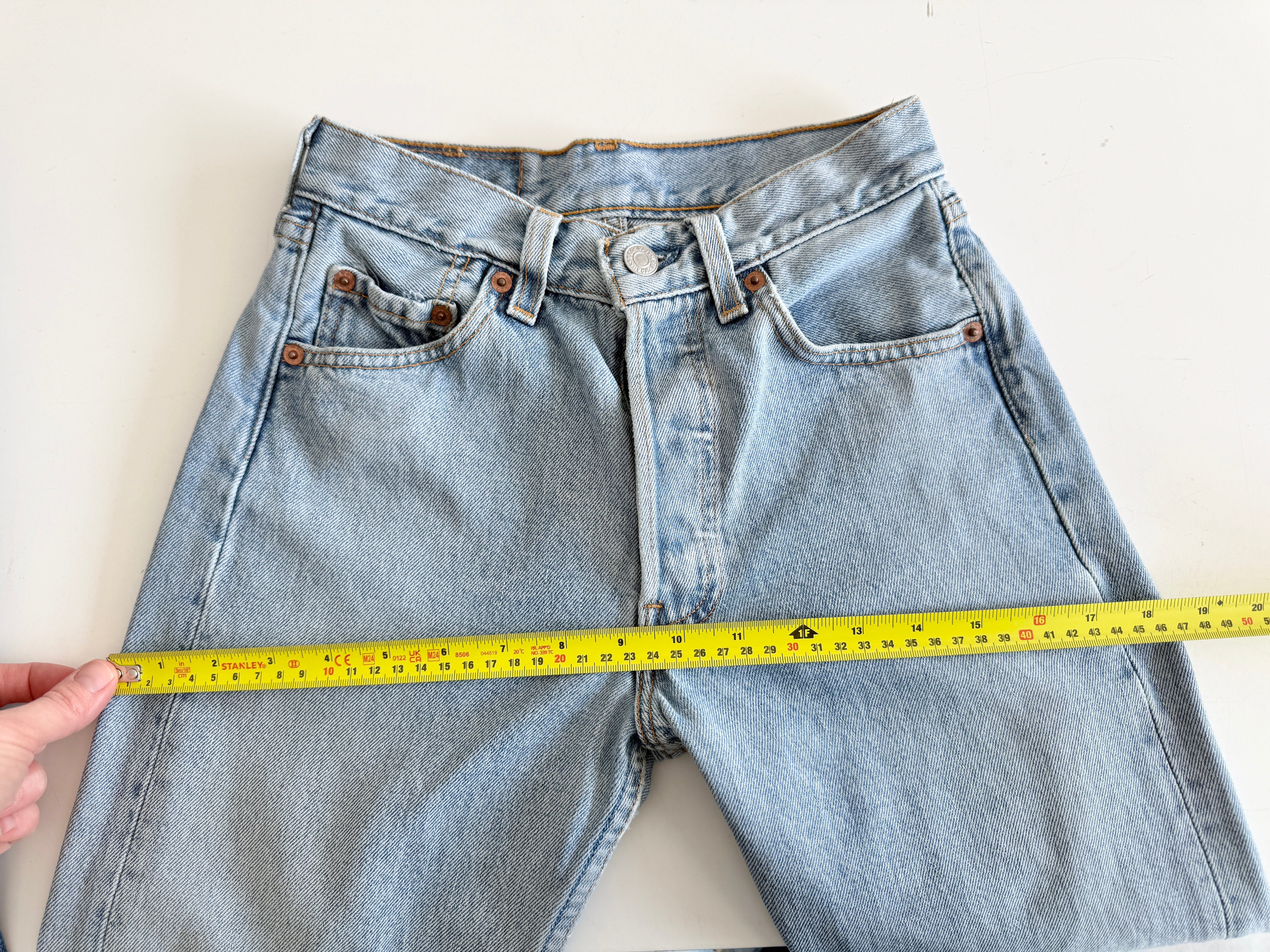 W23 L30 vintage Levis 501 22-23”measured light blue 90s USA 501s