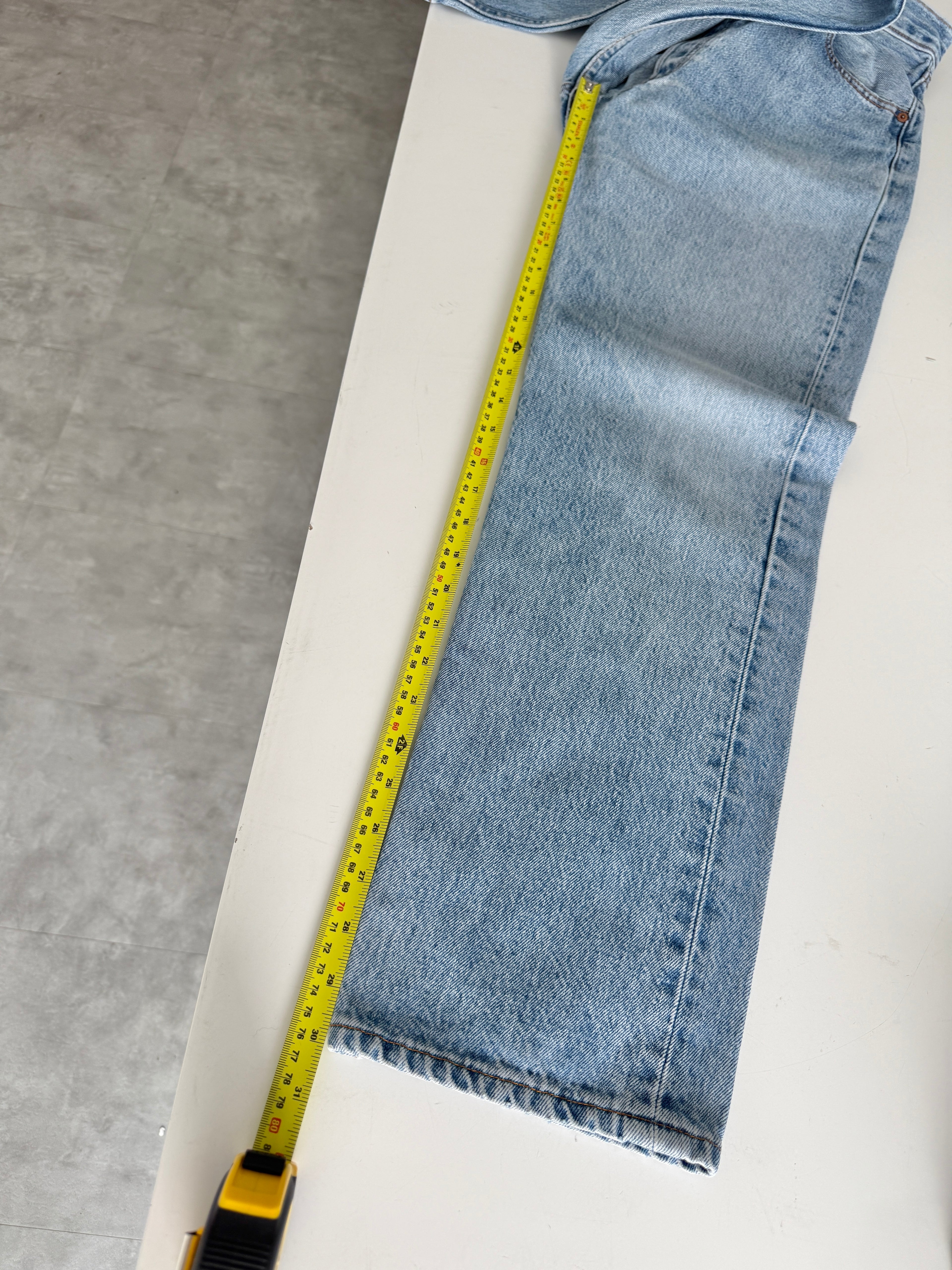 W31 L30 vintage Levis 501 30/31” measured waist medium faded blue 501s amazing fade 90s USA denim