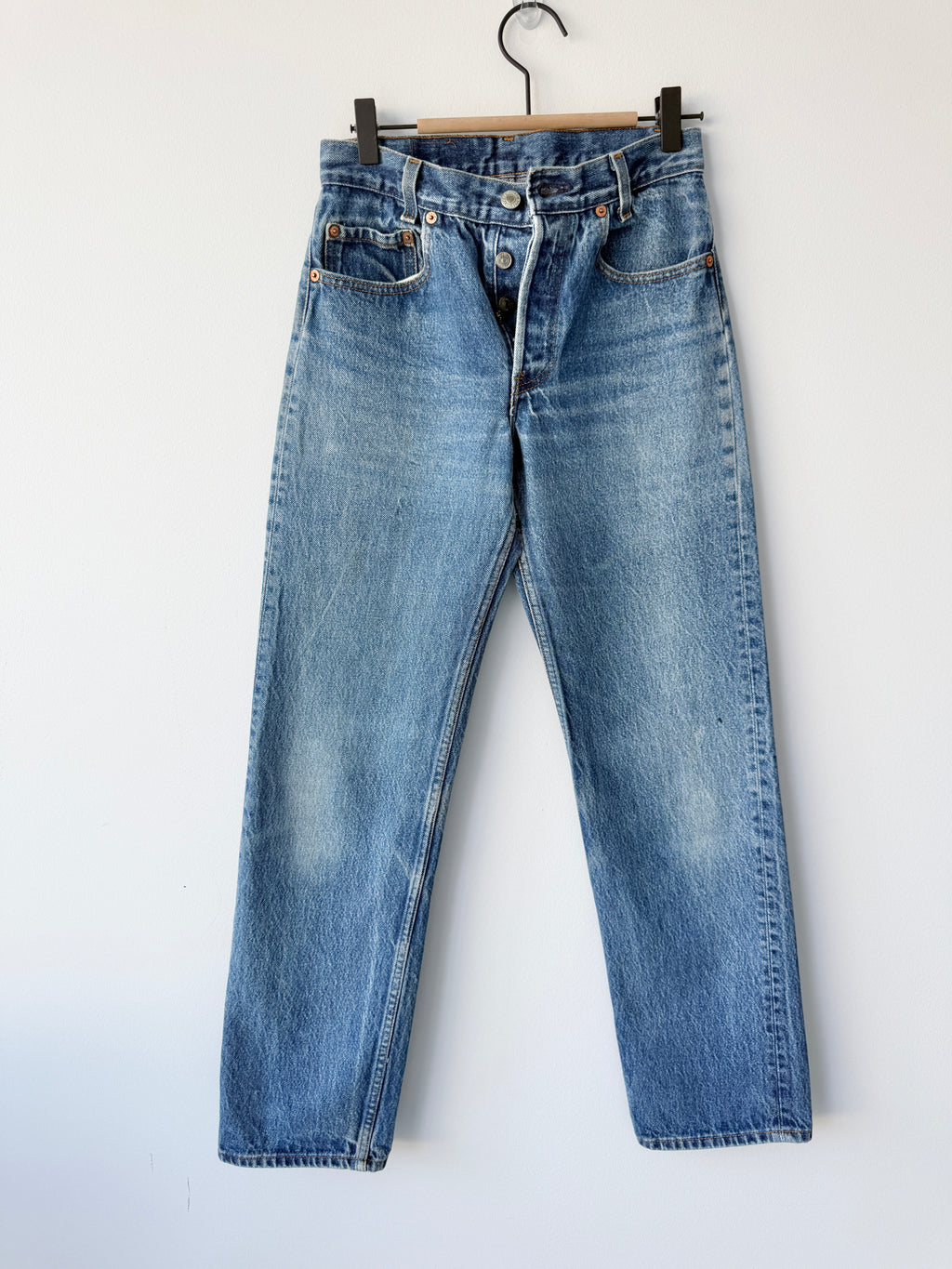 W26 L29 vintage Levis 501 dark faded blue 25/26” measured waist 501s 80s USA