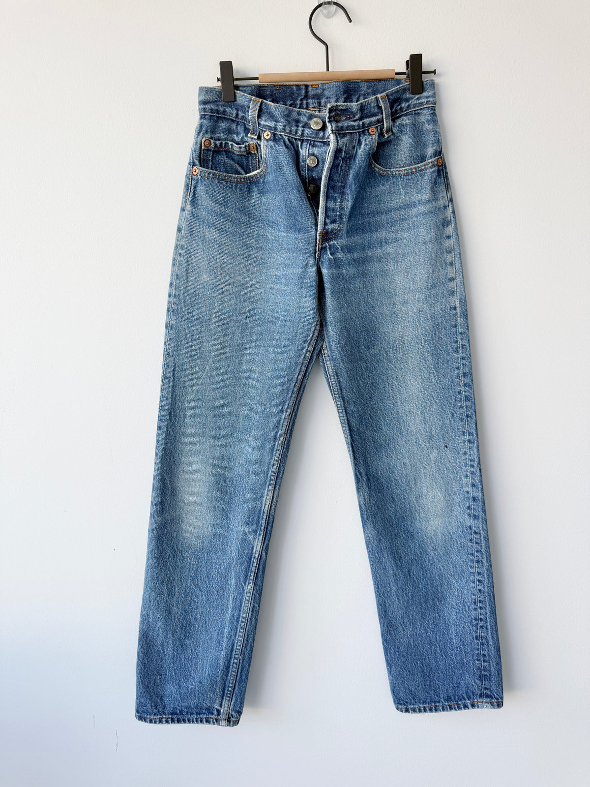 W26 L29 vintage Levis 501 dark faded blue 25/26” measured waist 501s 80s USA
