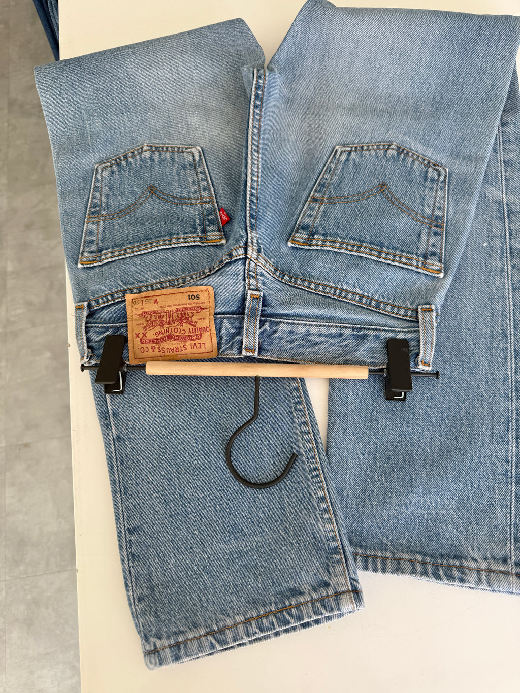 W23 L29 vintage Levis 501s 22-23” measured medium blue 90s Levi’s 501s