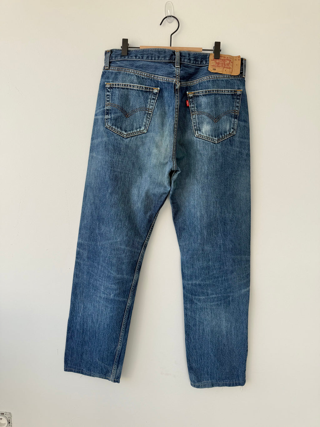 W34 L32 vintage Levis 501 dark blue faded 33/34” measured waist 501s 90s