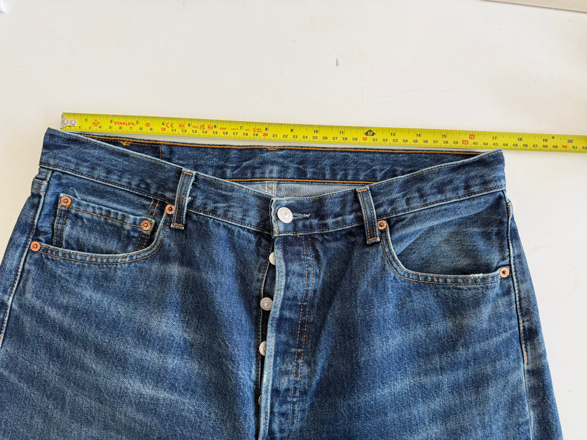 W34 L32 vintage Levis 501 dark blue faded 33/34” measured waist 501s 90s