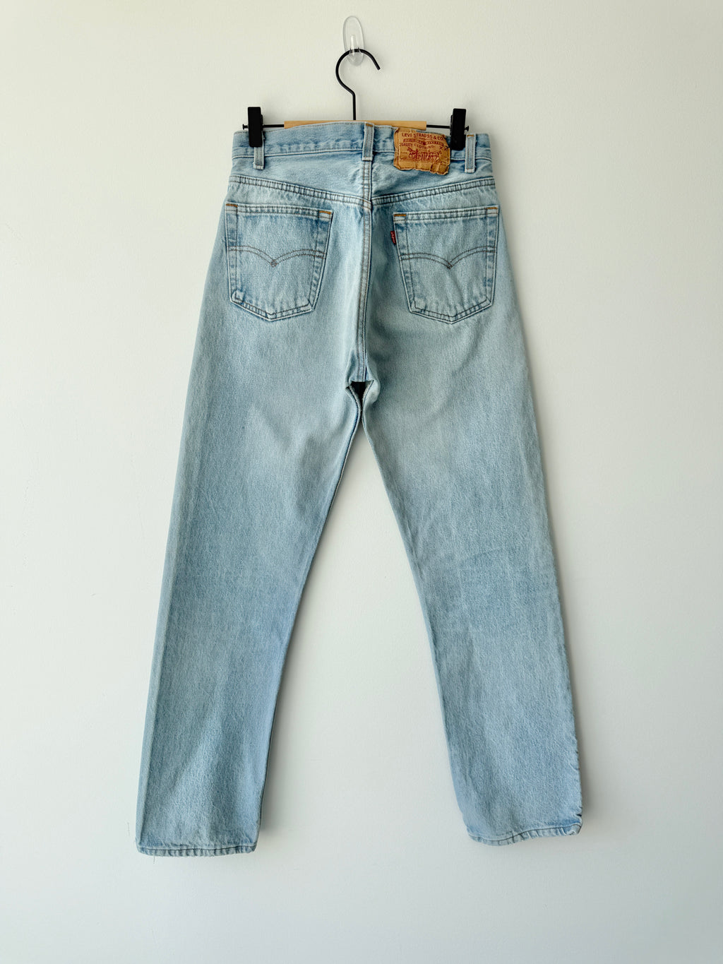 W27 L31 vintage Levis 501 26/27” measured waist light blue faded  90s USA 501s