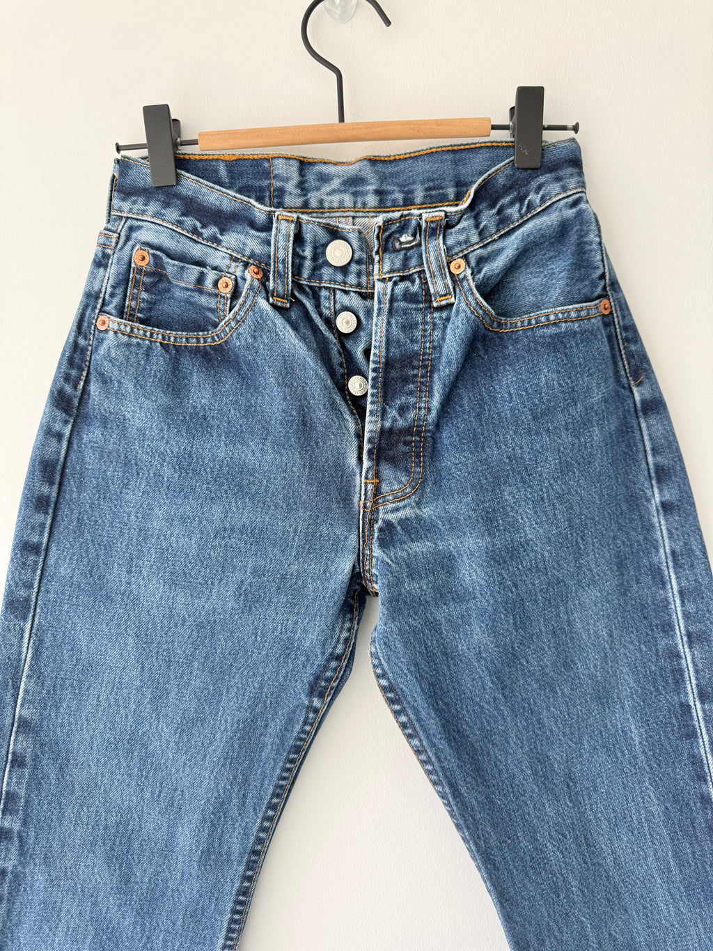 W23 L28 vintage Levis 501 23” measured waist dark indigo faded blue 501s