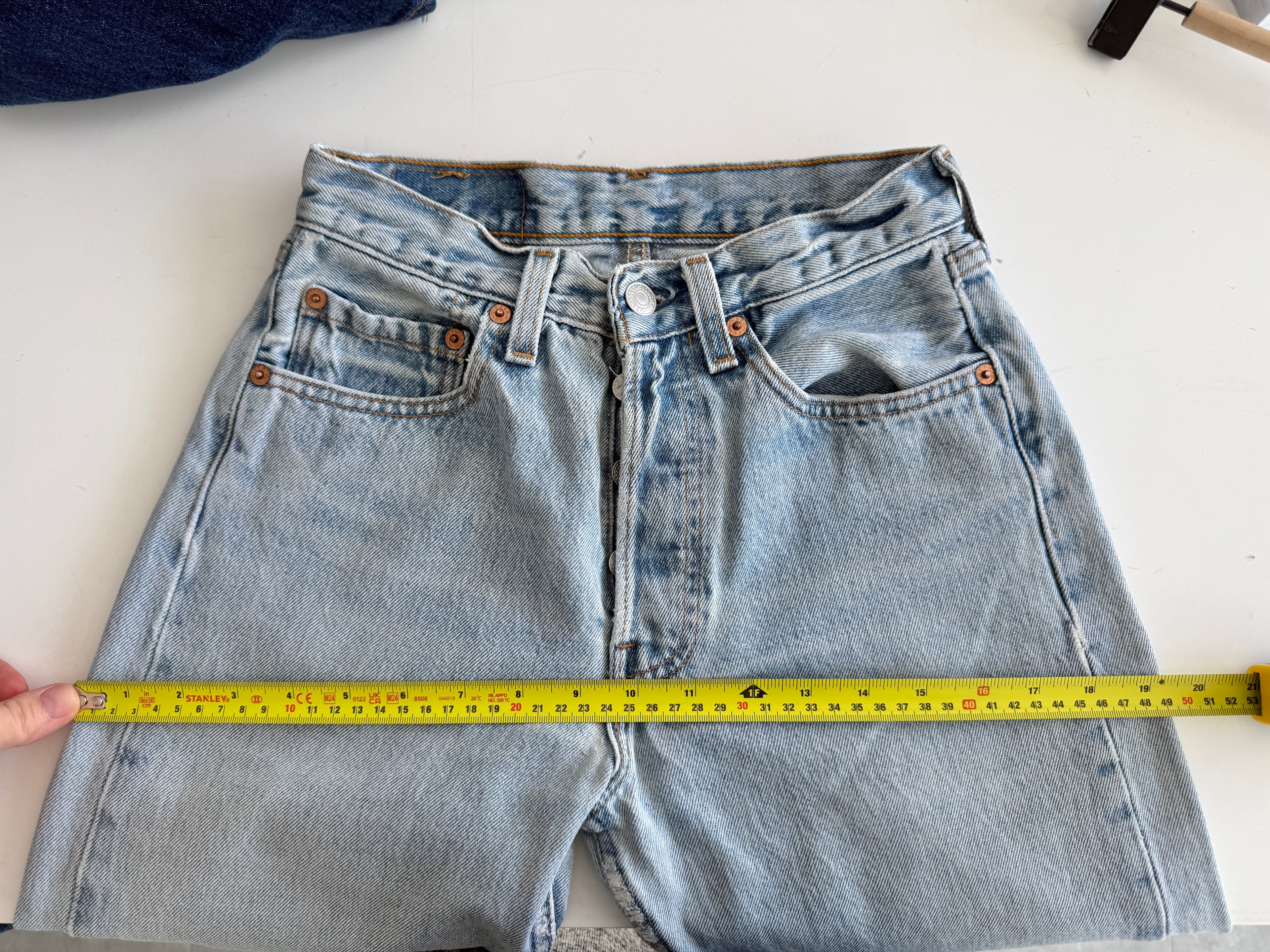 W24 L31 vintage Levis 501 23-24” measured light blue fade denim 90s Levi’s 501s USA