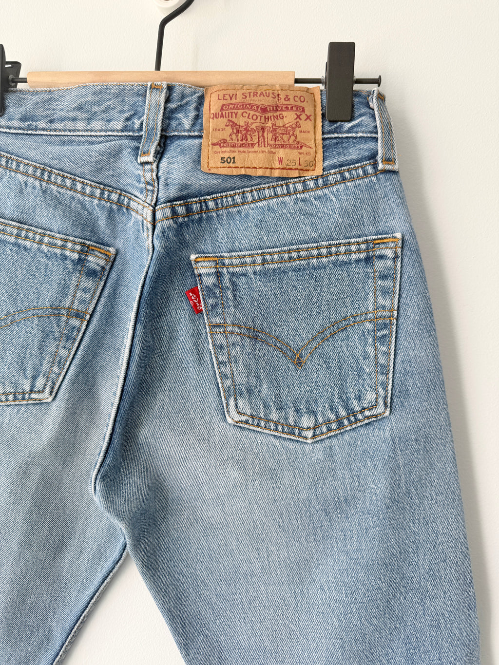 W23 L29 vintage Levis 501s 22-23” measured medium blue 90s Levi’s 501s