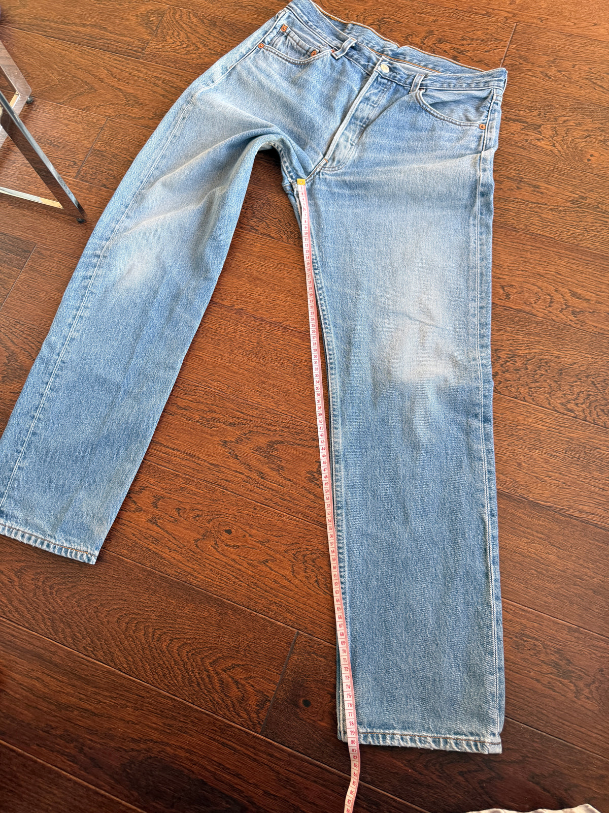 Soft W32 L31 vintage Levis 501s 31/32” measured medium blue faded Y2K 501s