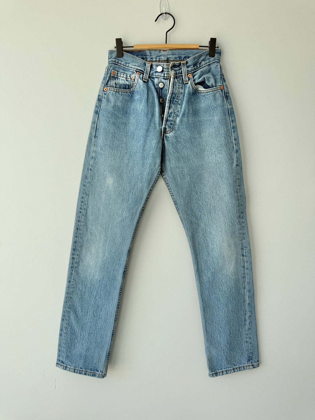 W24 L30 vintage Levis 501 23/24” medium blue Levi’s 501s