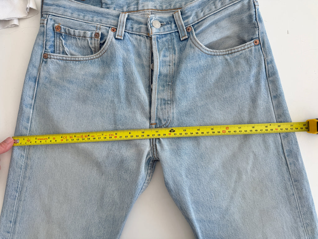 W30 L29 vintage Levis 501xx 30” measured waist light faded blue USA 90s  501xx