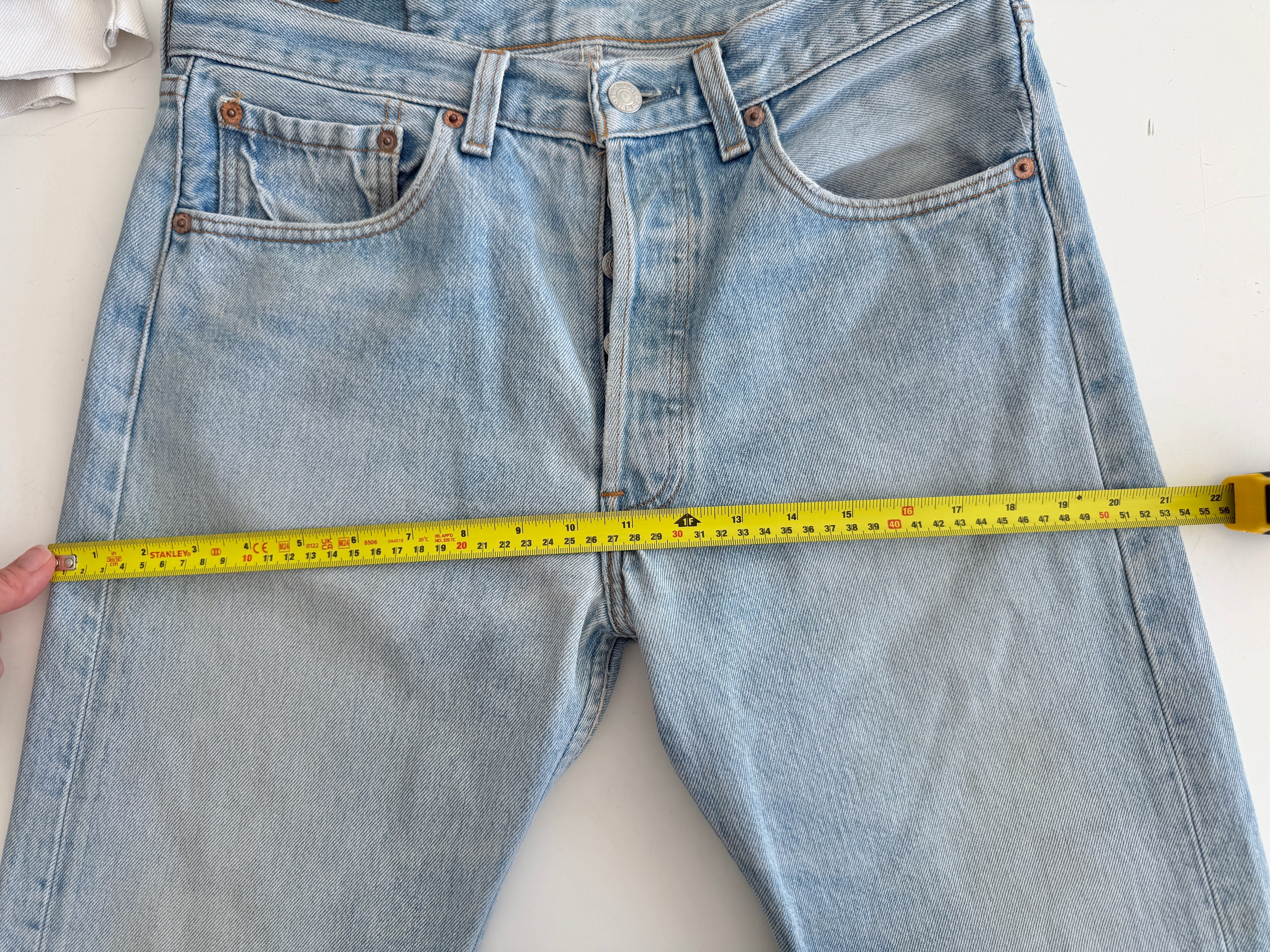 W30 L29 vintage Levis 501xx 30” measured waist light faded blue USA 90s  501xx