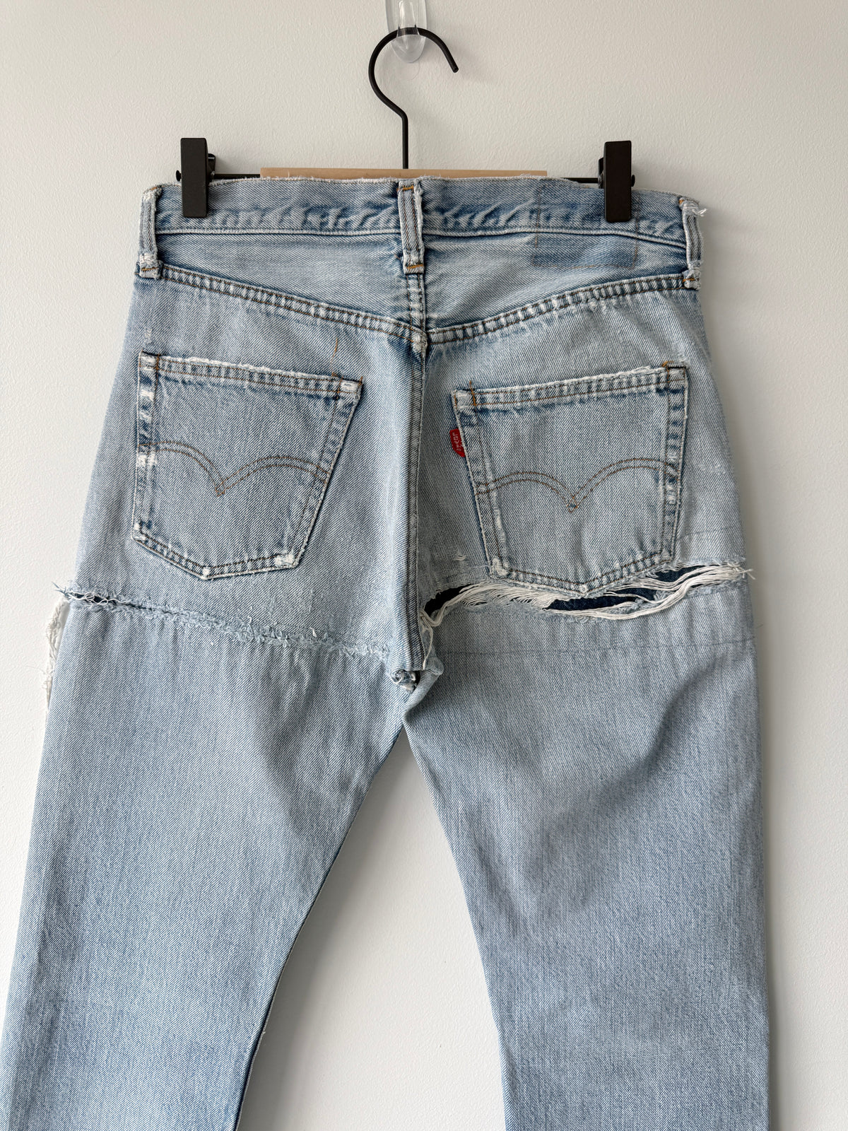 Selvedge W28 L30 vintage Levis 501s 26/28” measured whisker light blue fade 70s selvedge 501s USA