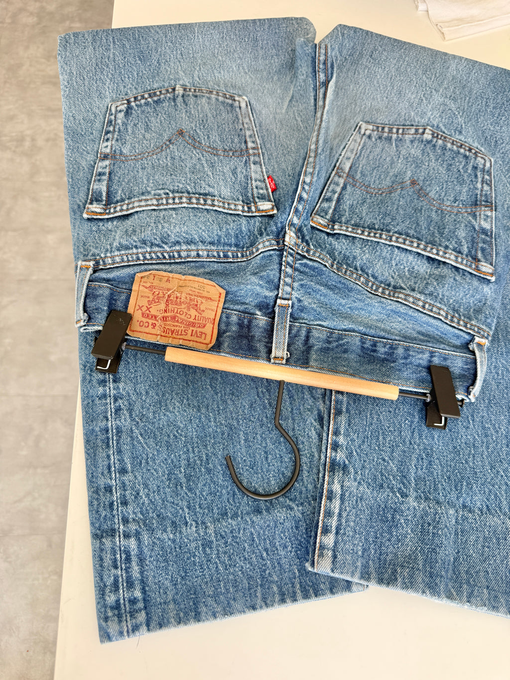 W27 L27 vintage Levis 501 26/27” measured waist dark faded blue 501s 80s