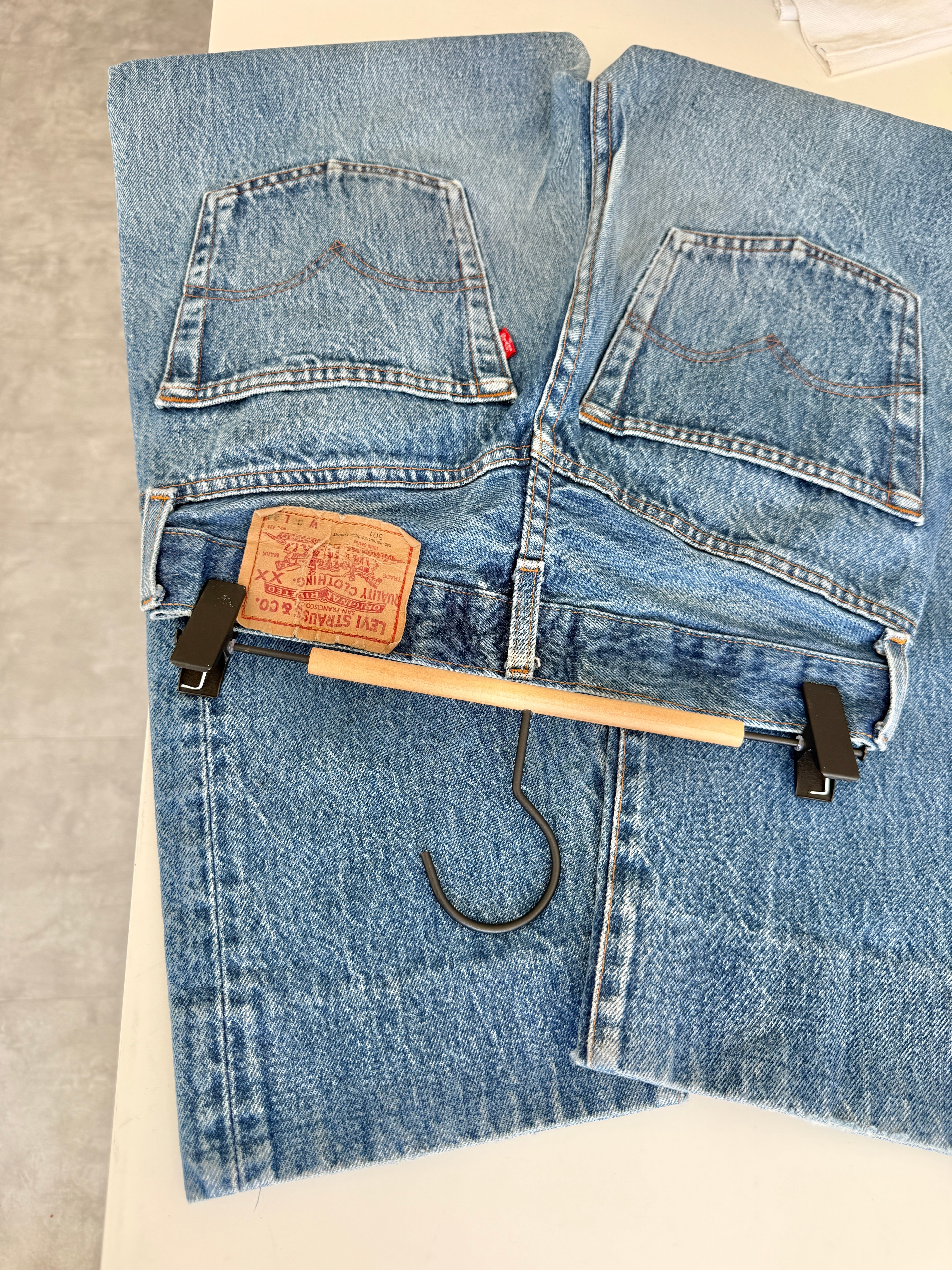 W27 L27 vintage Levis 501 26/27” measured waist dark faded blue 501s 80s