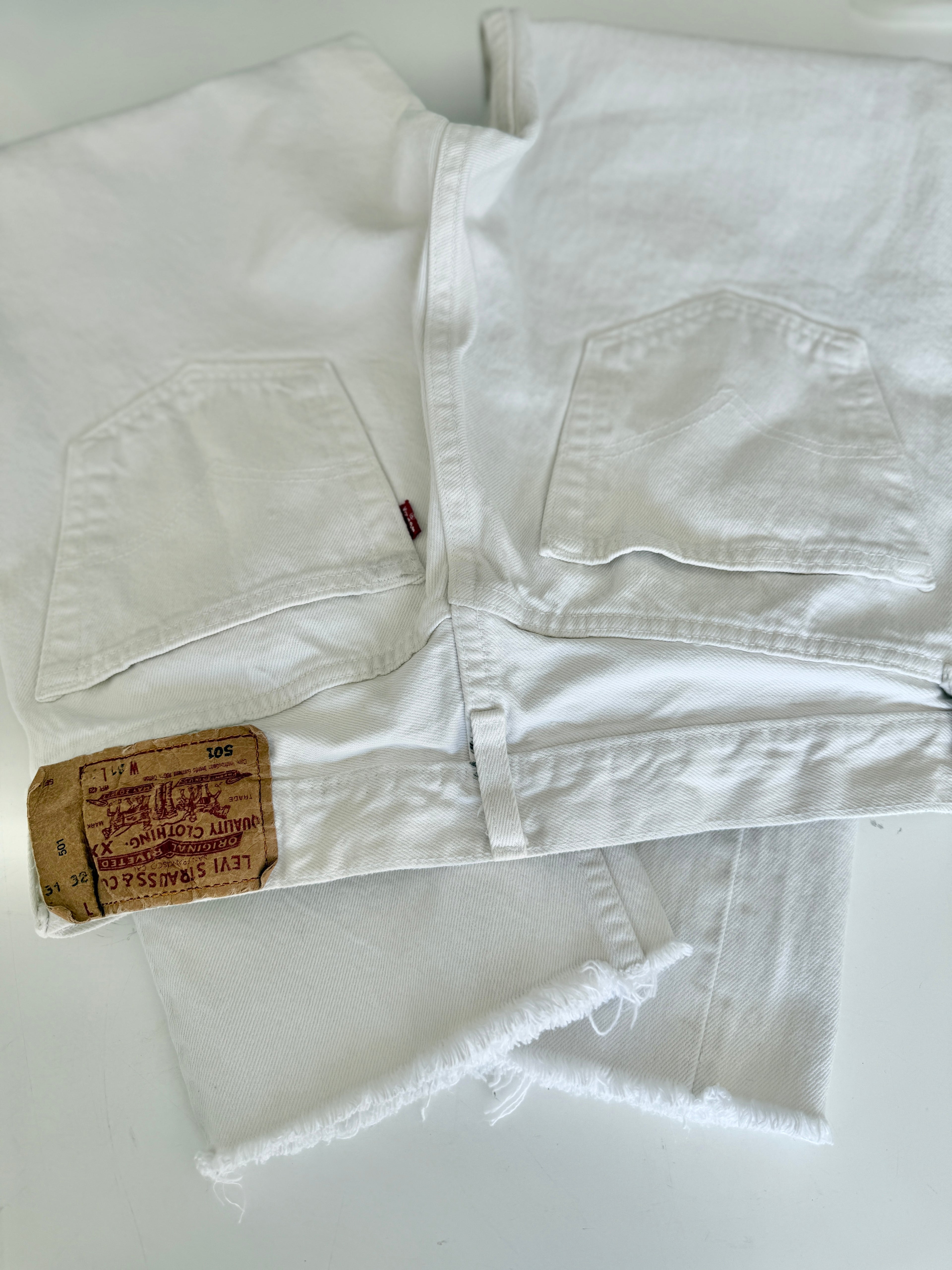 W29 L27 vintage Levis 501 28-29” measured unique white denim 90’s 501s