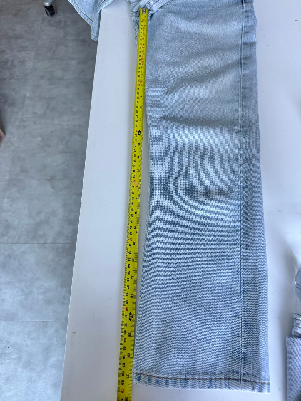 W25 L27 vintage Levis 501 light blue faded 24/25” measured waist 90s levis 501s