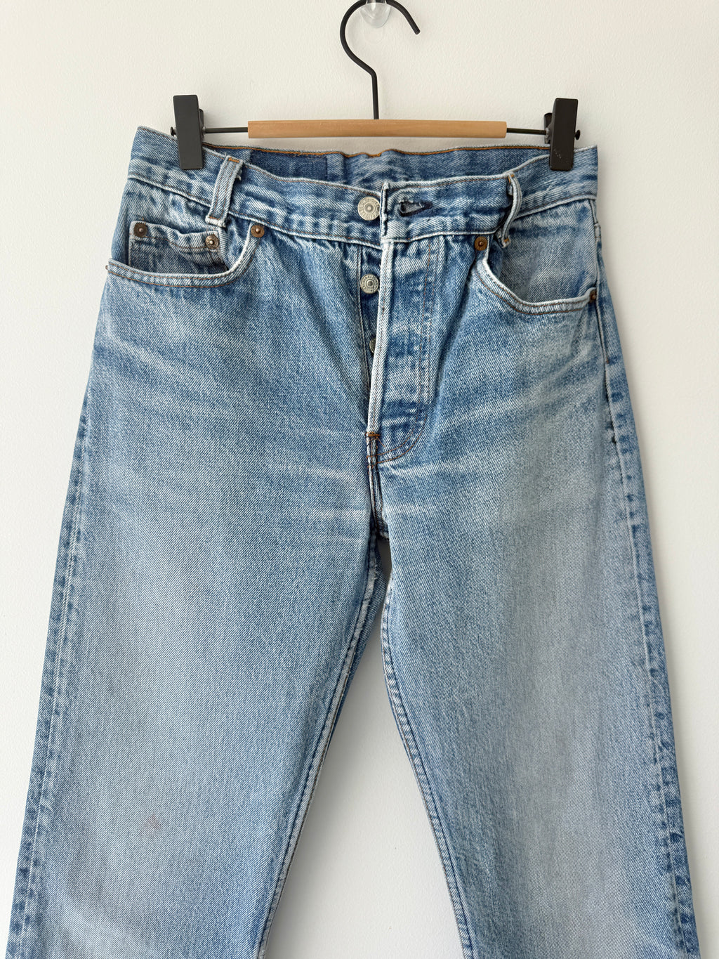 W27 L30 vintage Levis 701s 26/27” measured waist medium faded blue USA 80s 701s
