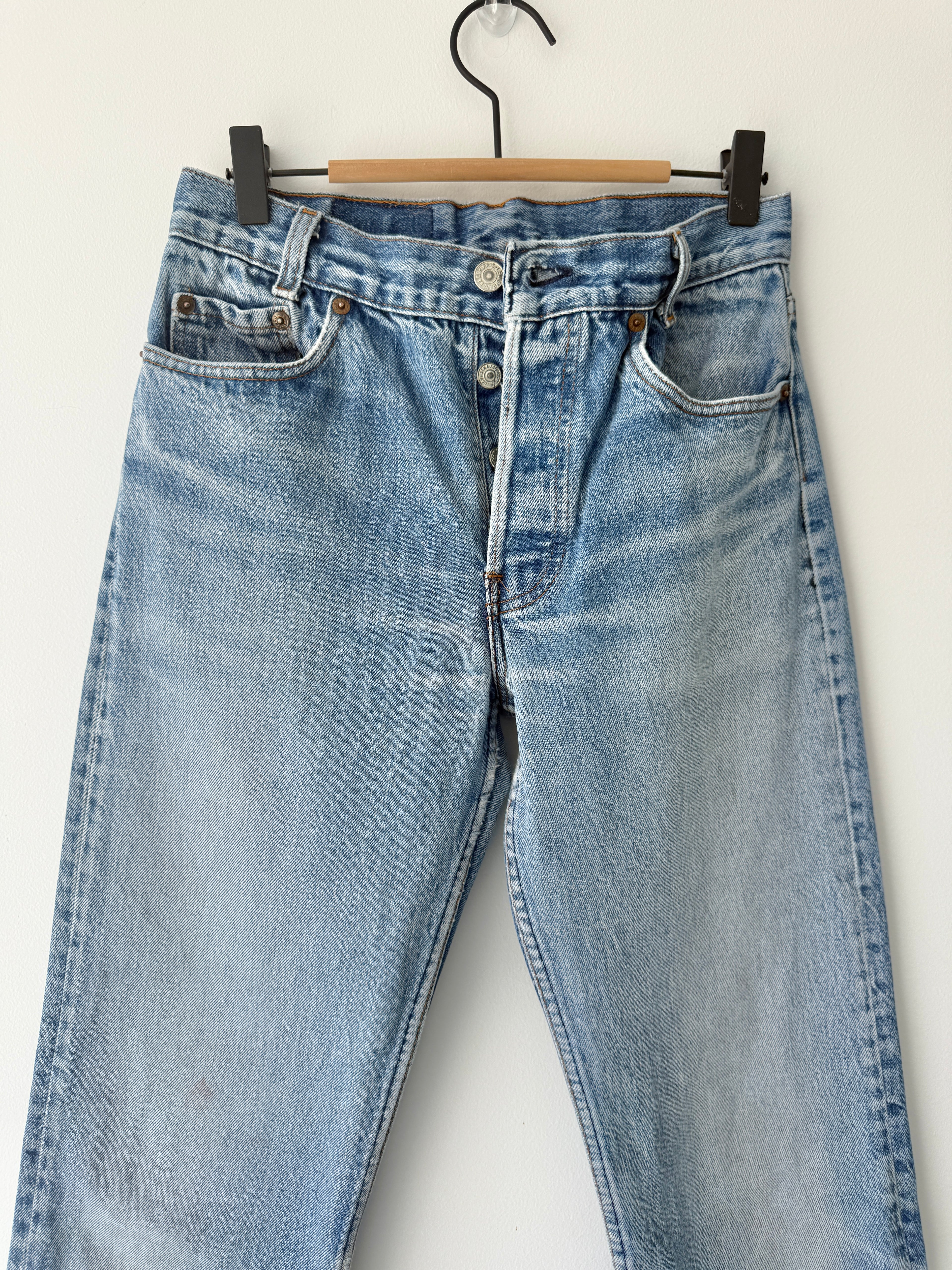 W27 L30 vintage Levis 701s 26/27” measured waist medium faded blue USA 80s 701s