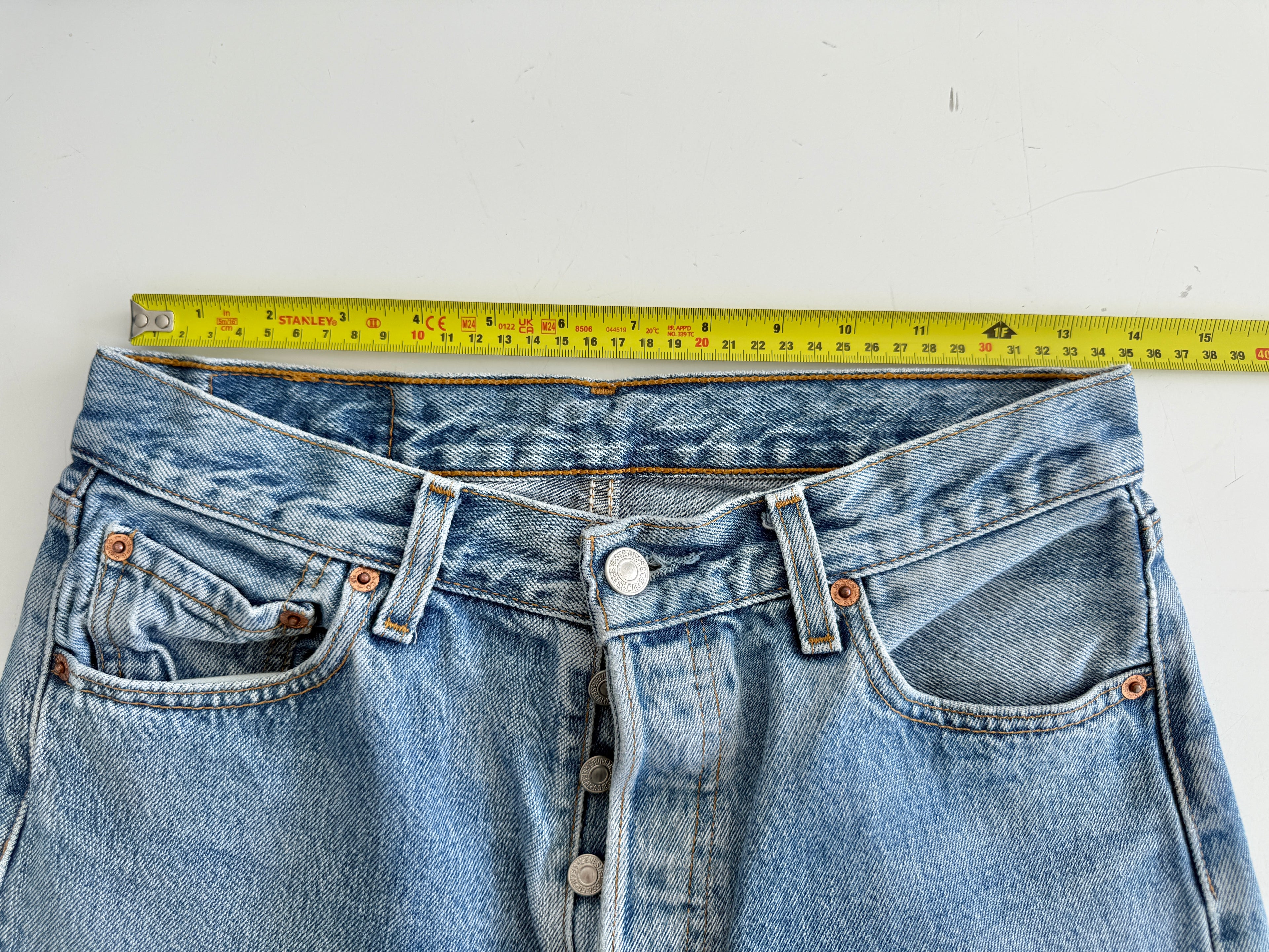 W28 L30 vintage Levis 501s 27/28” medium blue denim Levi’s 501s Y2K