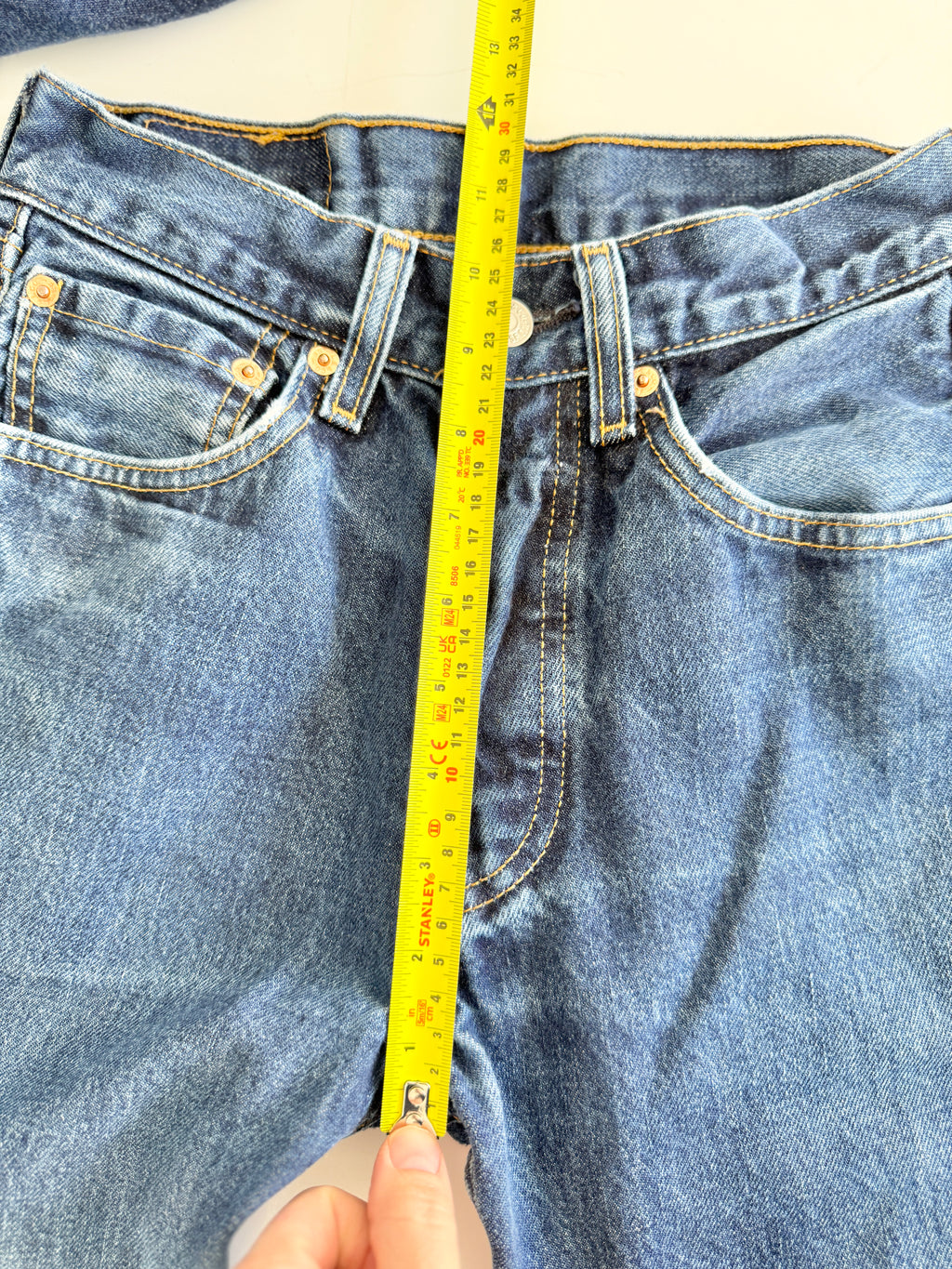 Soft W24 L30 vintage Levis 501s 23-24” measured dark indigo blue Y2K Levi’s 501s